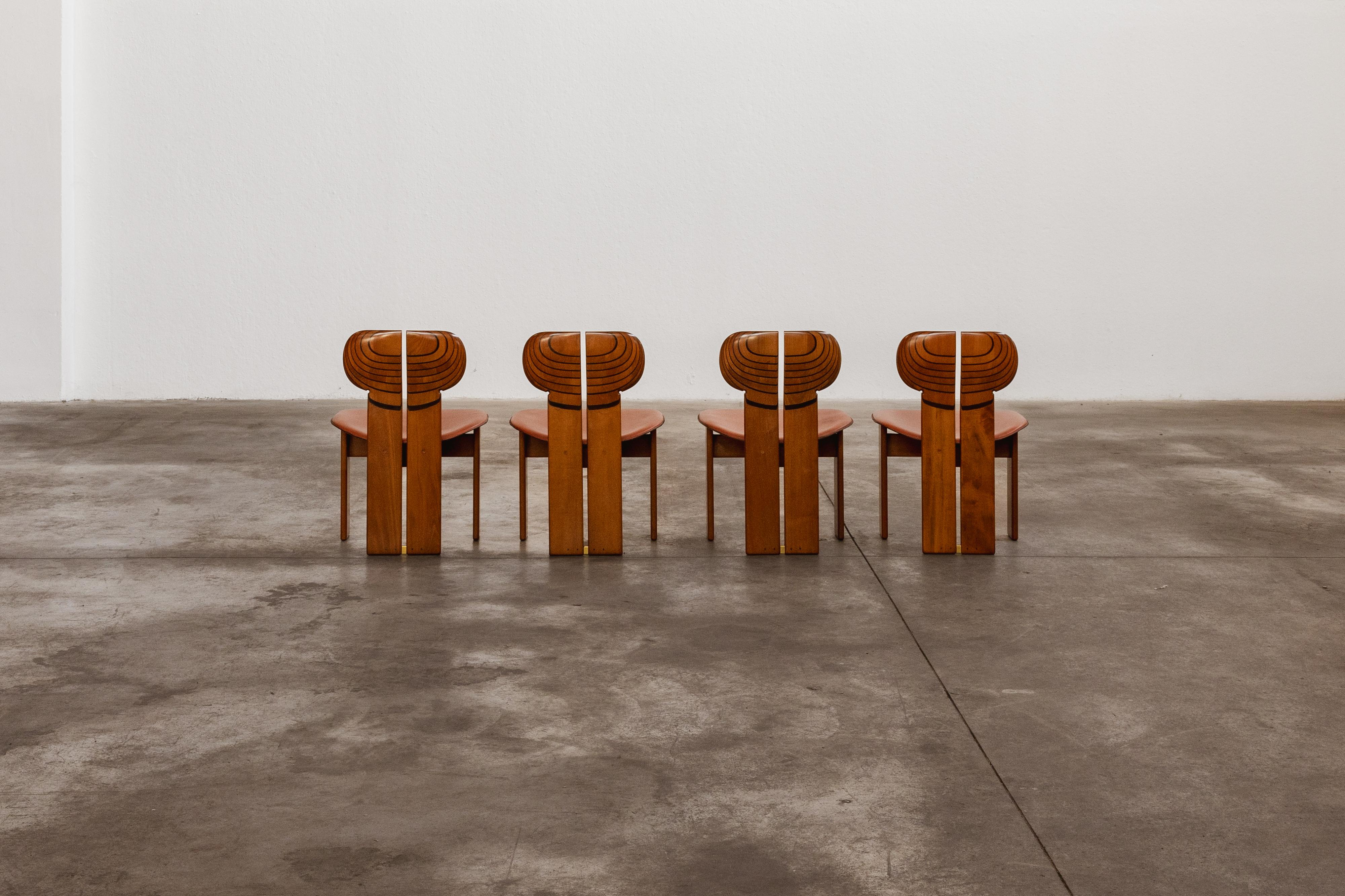 Chaises Afra & Tobia Scarpa 