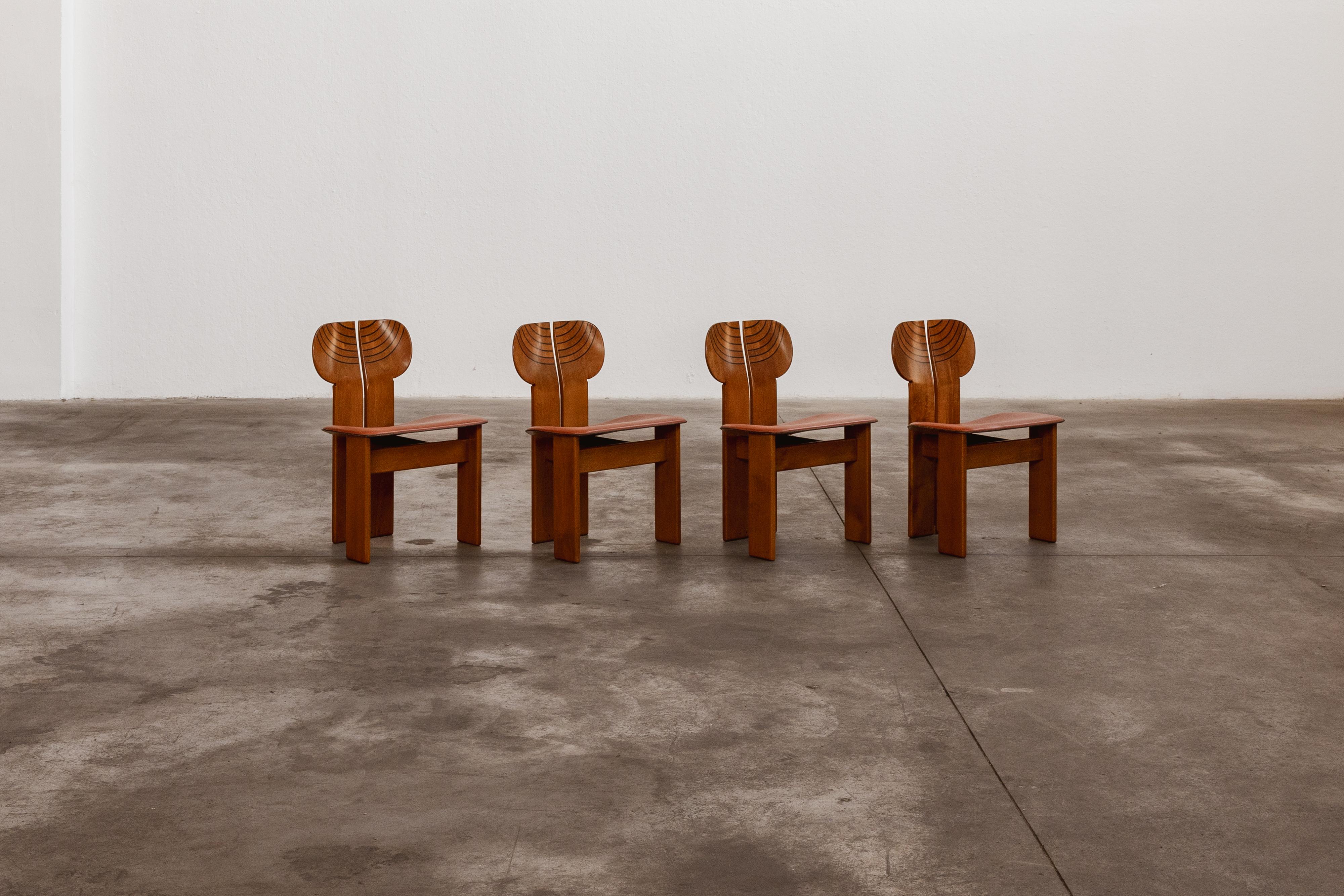 Chaises Afra & Tobia Scarpa 