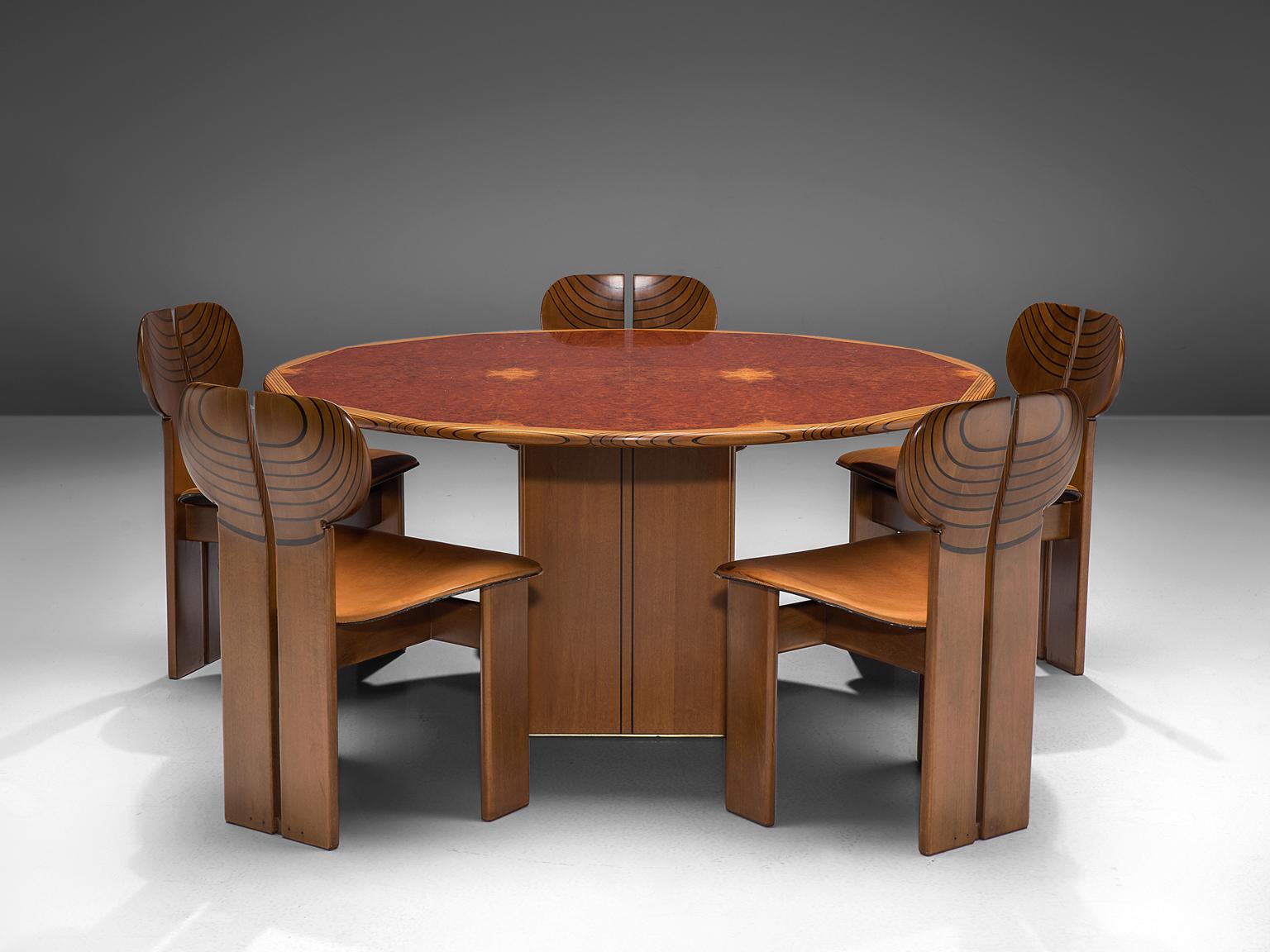 Afra & Tobia Scarpa from Maxalto, dining table from the Africa series, burl, walnut, ebony, Italy, 1975.

This dining set including a table and five chairs is designed by Afra & Tobia Scarpa and is titled 'Africa' and is part of the Artona