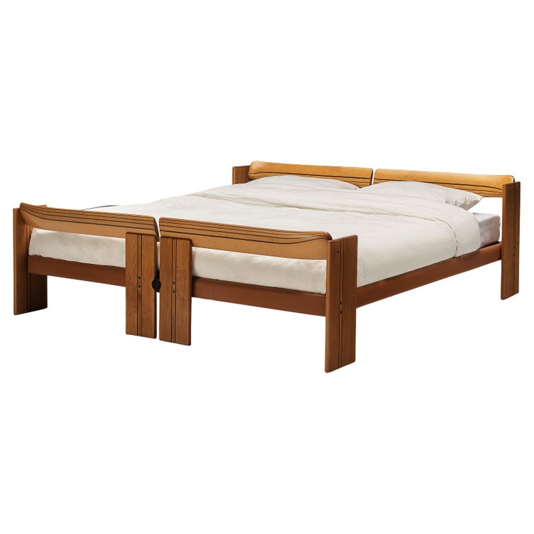 Afra & Tobia Scarpa 'Artona' Bed in Walnut and Leather