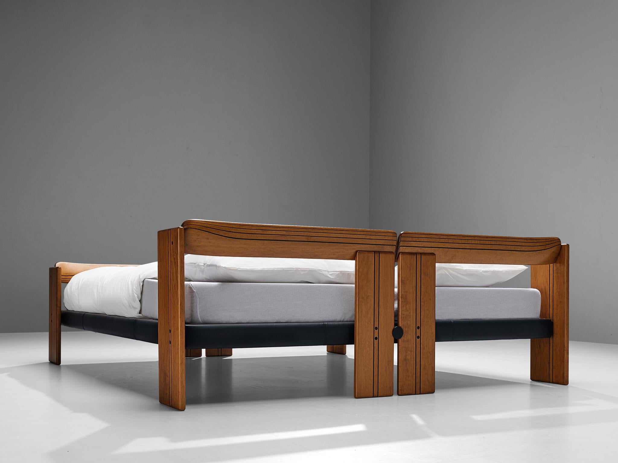Afra & Tobia Scarpa 'Artona' Bed with Nightstands in Walnut and Leather 4