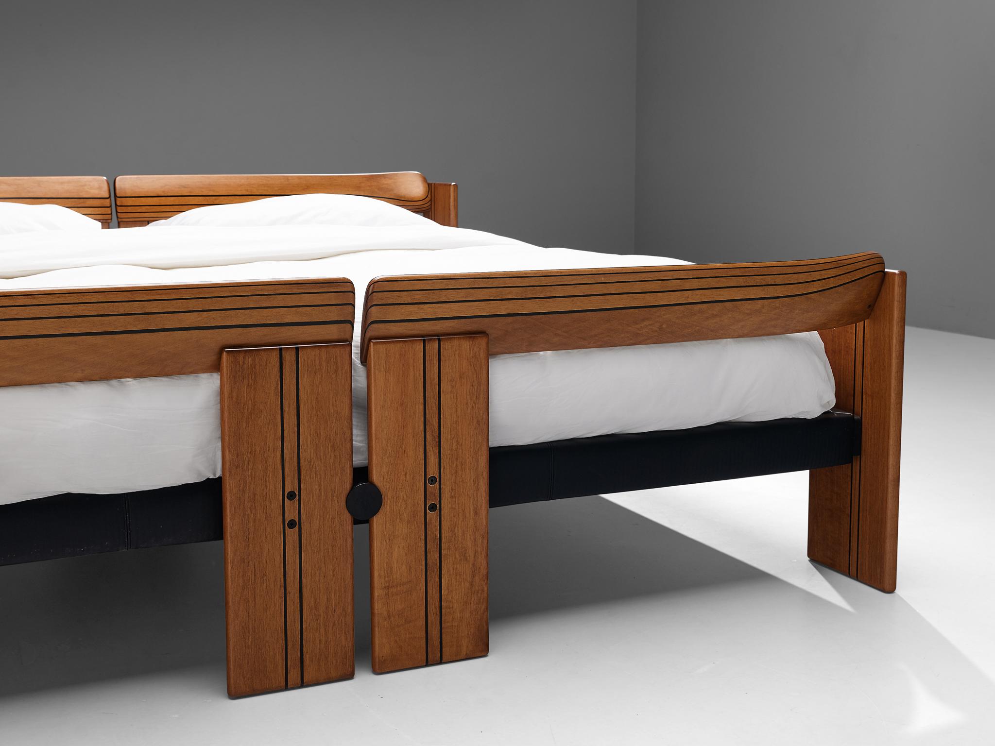 Afra & Tobia Scarpa 'Artona' Bed with Nightstands in Walnut and Leather 5