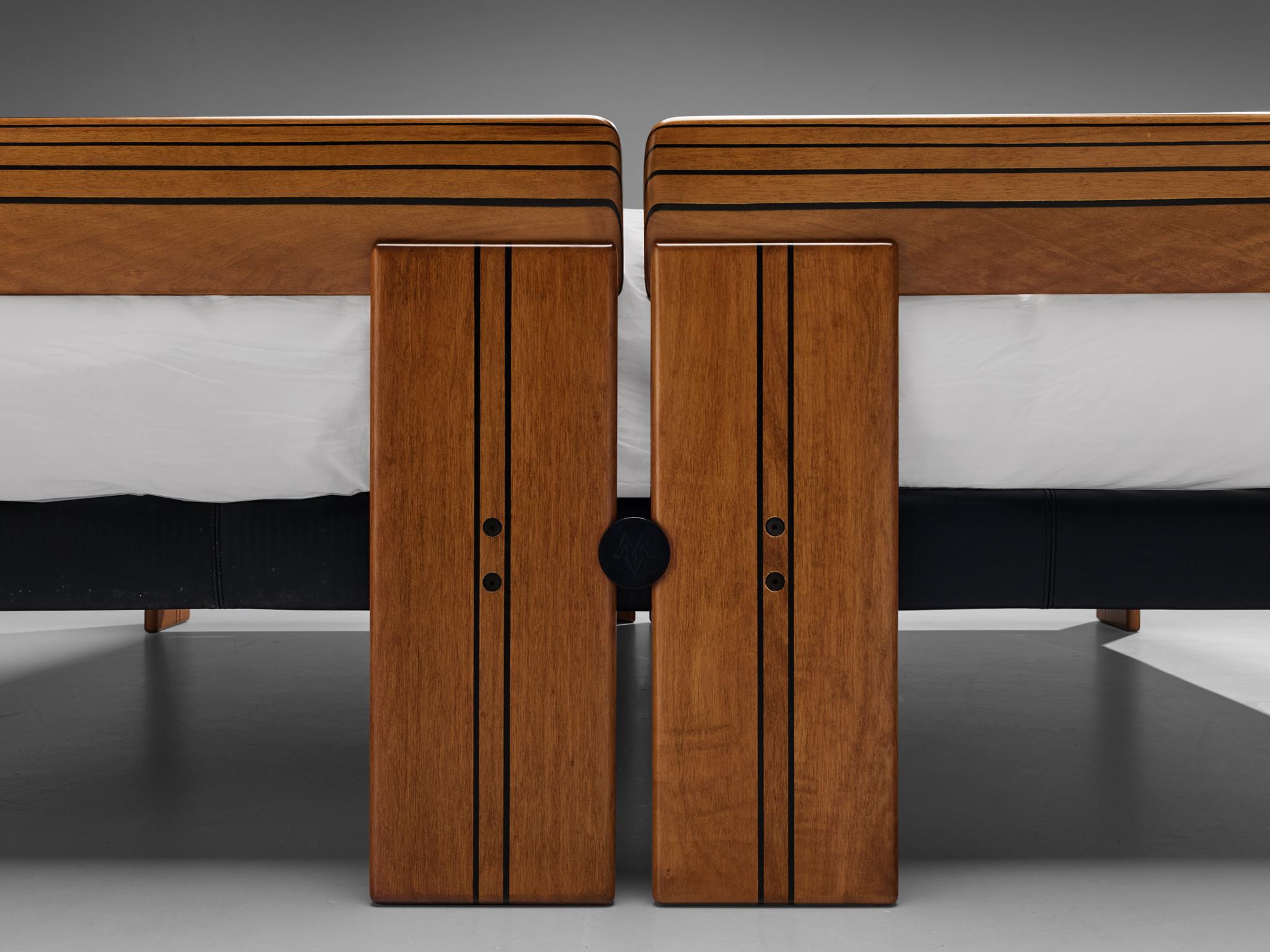 Afra & Tobia Scarpa 'Artona' Bed with Nightstands in Walnut and Leather 6