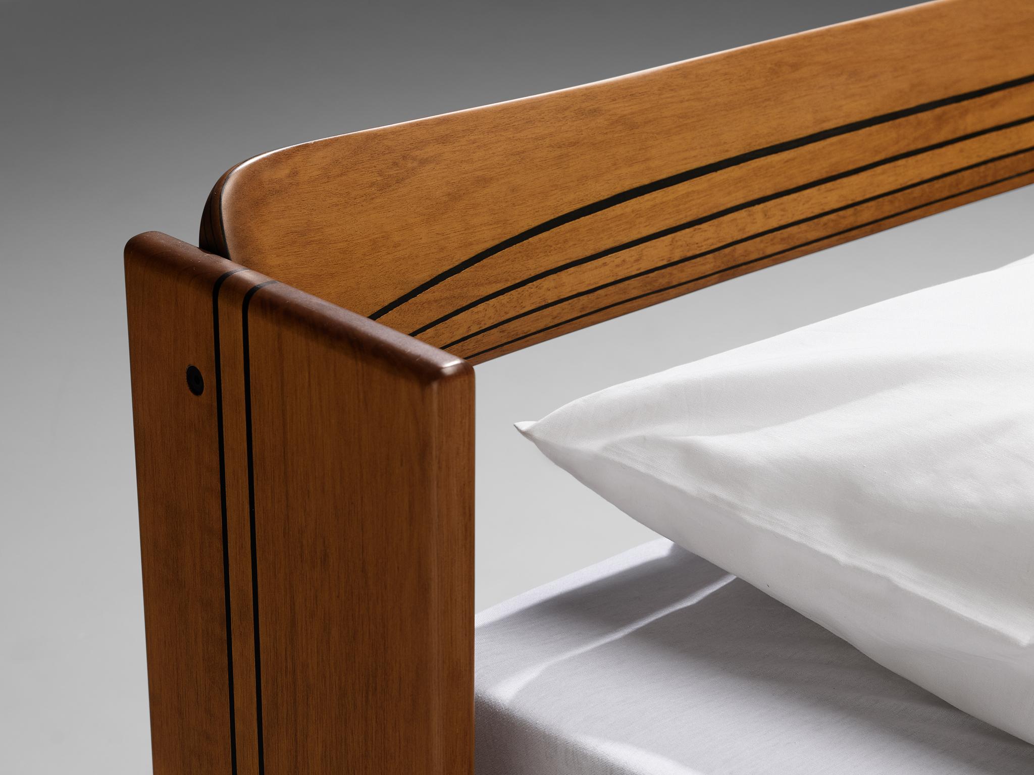 Afra & Tobia Scarpa 'Artona' Bed with Nightstands in Walnut and Leather 7