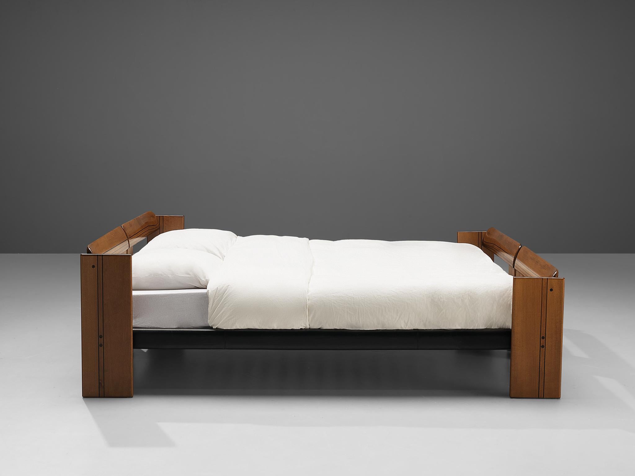 Afra & Tobia Scarpa 'Artona' Double Bed with Nightstands 4