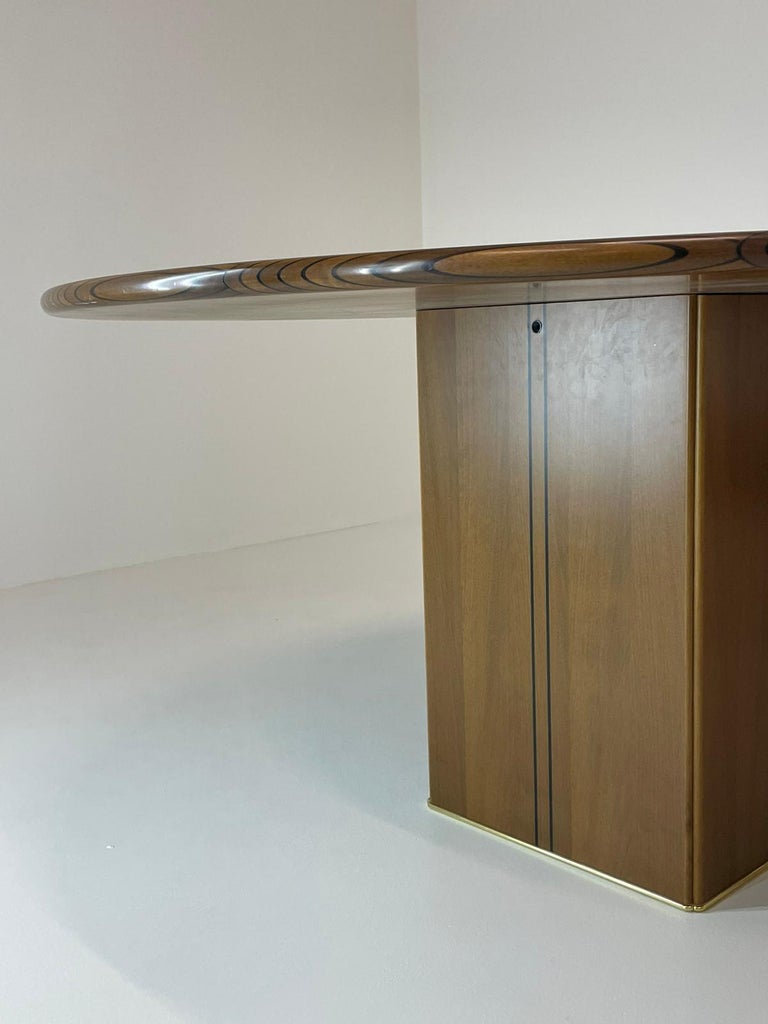 Afra and Tobia Scarpa 'Artona' Maxalto Round Dining Table in Walnut ...
