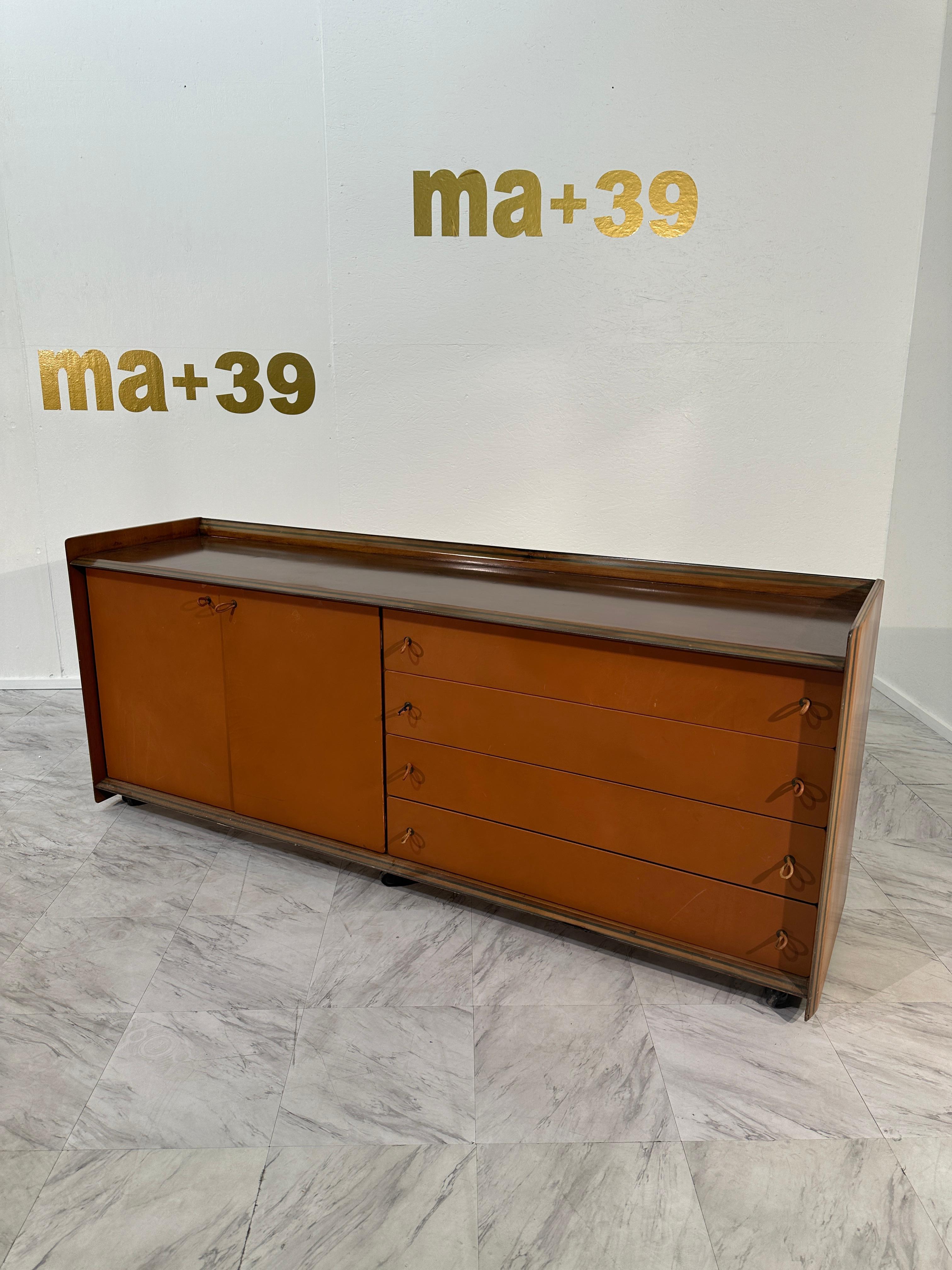 Late 20th Century Afra & Tobia Scarpa, Artona Sideboard in Walnut and Leather, Maxalto 1970s For Sale