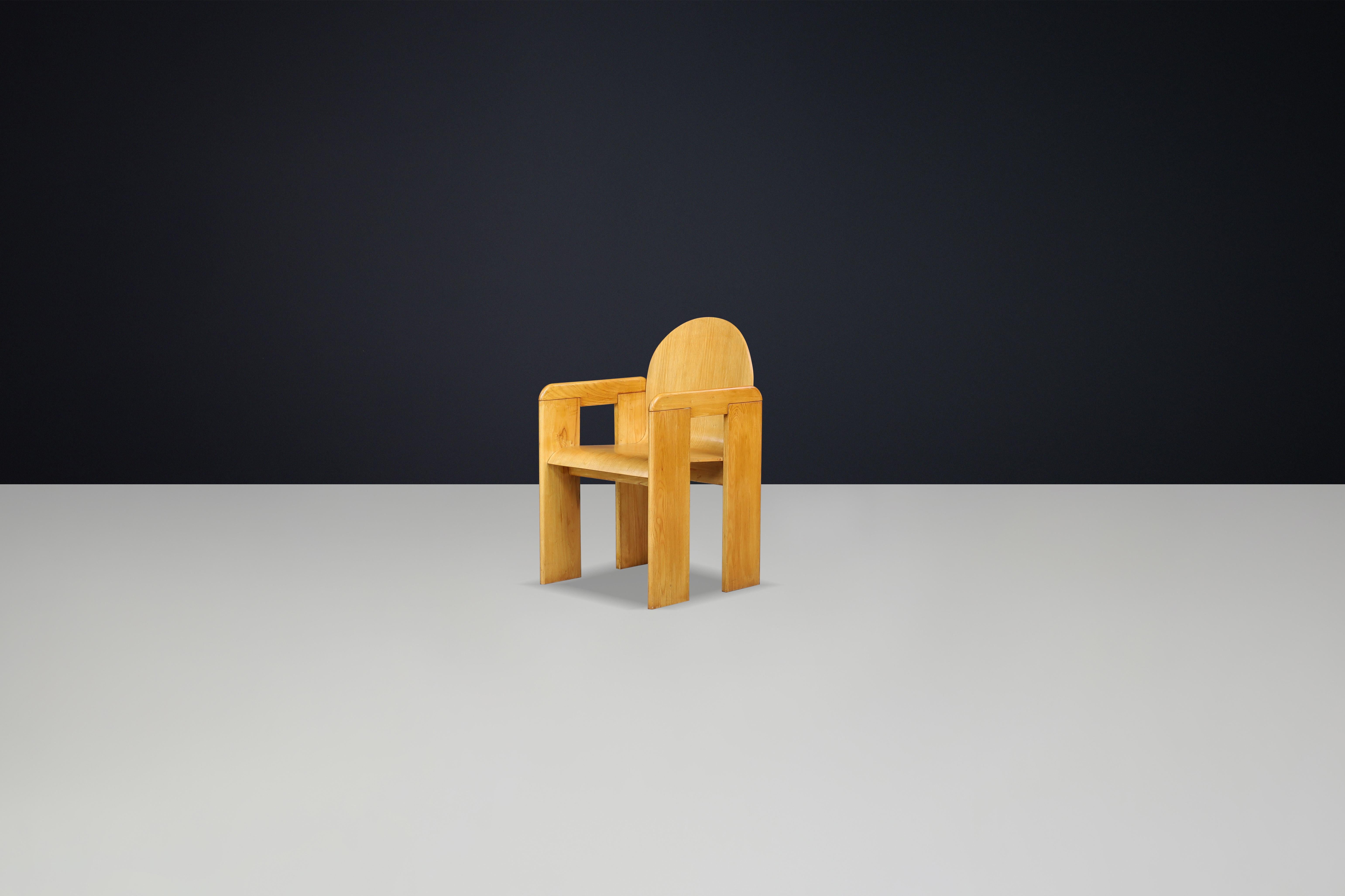 Afra & Tobia Scarpa (attributed) Dining Room Chairs in Ash and Plywood, Italy For Sale 4