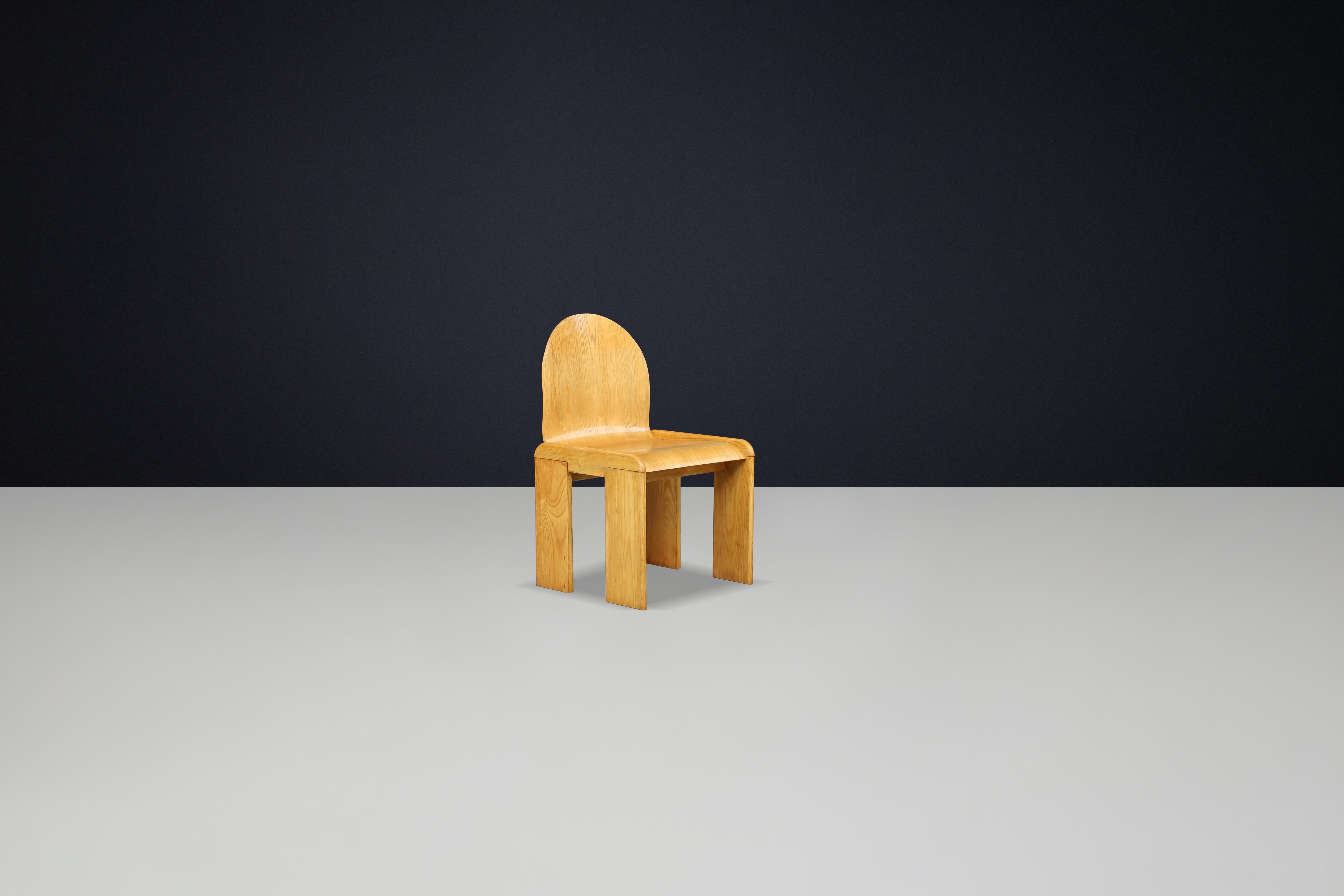 Afra & Tobia Scarpa (attributed) Dining Room Chairs in Ash and Plywood, Italy For Sale 1