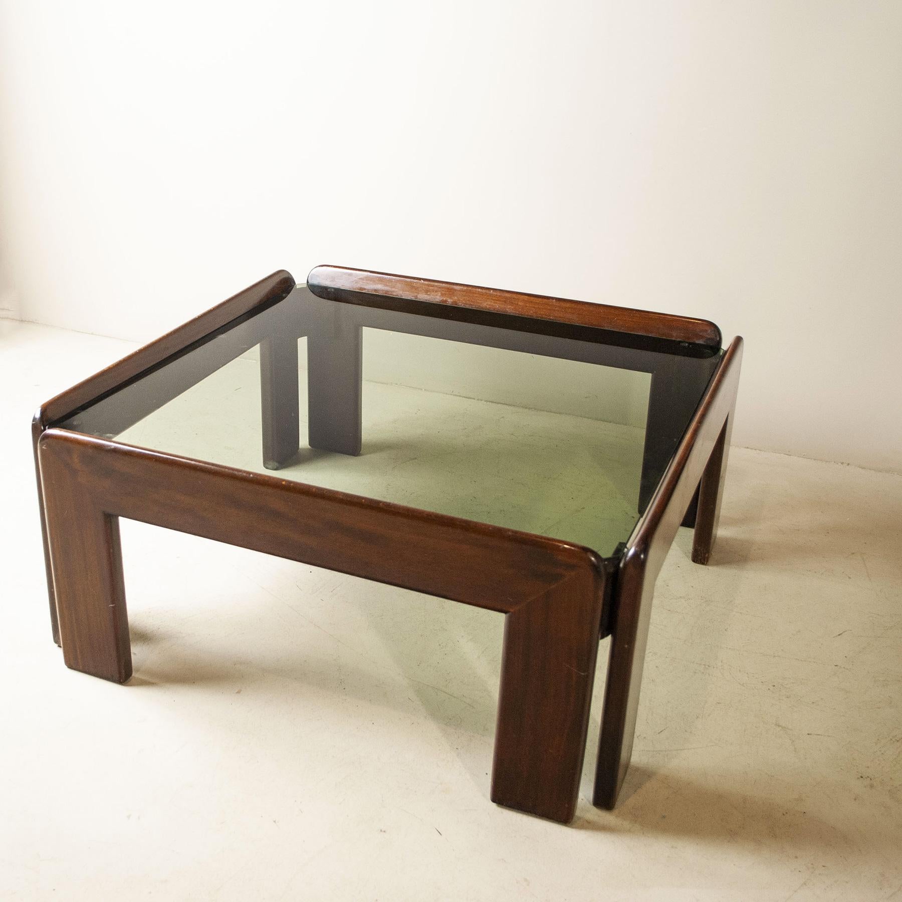 Afra & Tobia Scarpa Attributed Midcentury Walnut Coffee Table, Top Cristal Fumè In Good Condition In bari, IT
