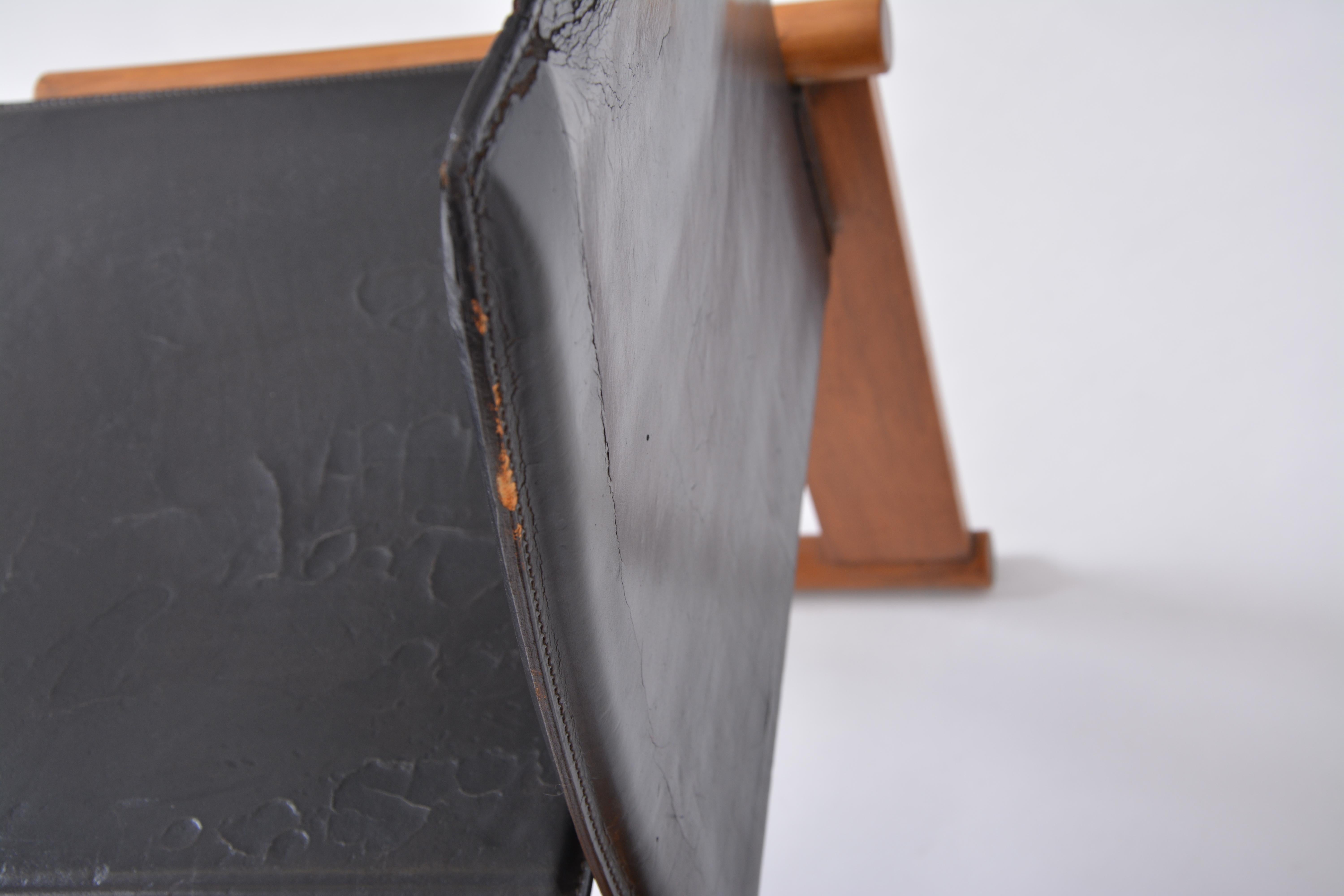 Ein Paar Afra & Tobia Scarpa zugeschriebene Esszimmerstühle aus schwarzem Leder im Angebot 13