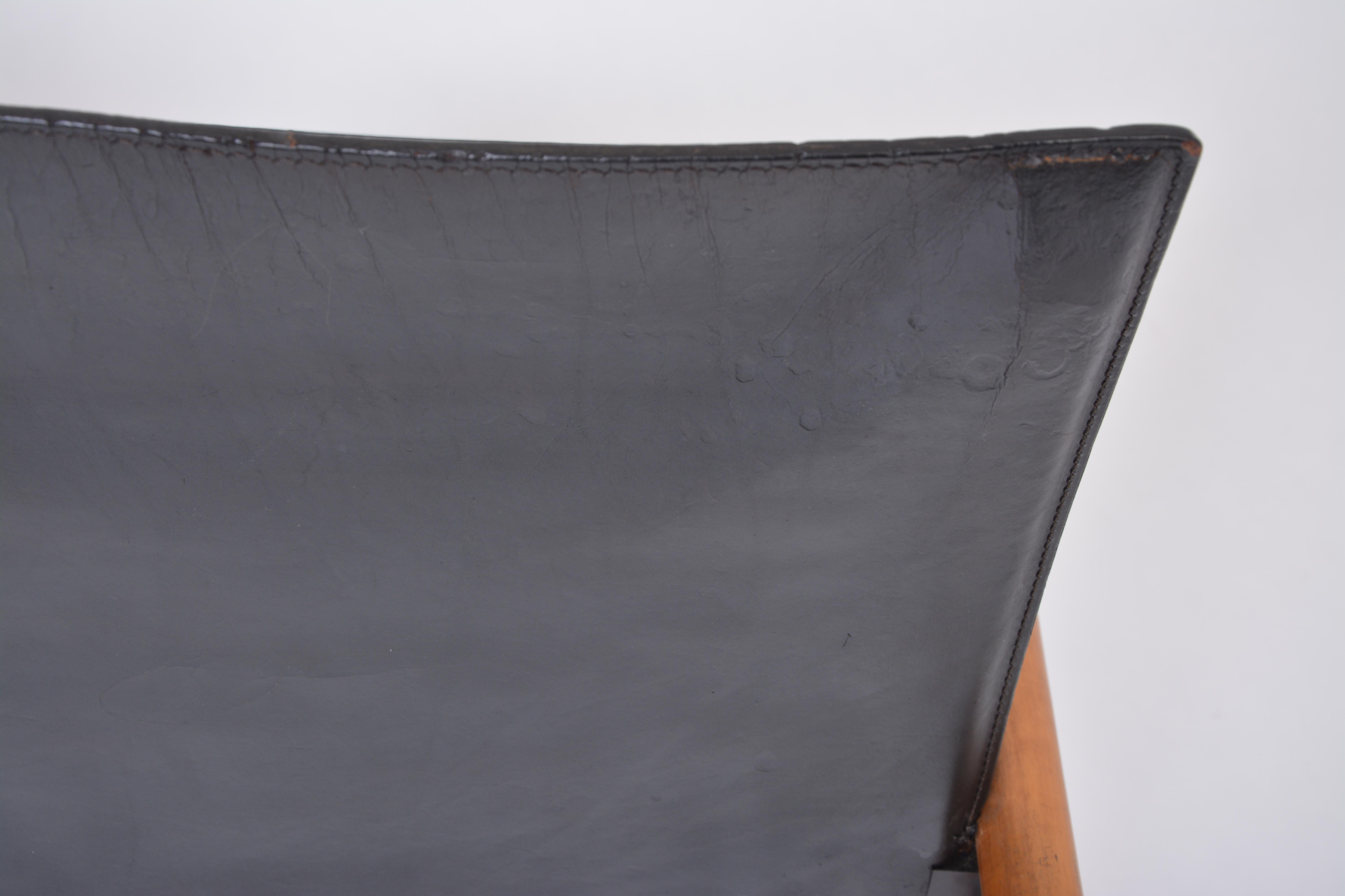 Ein Paar Afra & Tobia Scarpa zugeschriebene Esszimmerstühle aus schwarzem Leder im Angebot 2