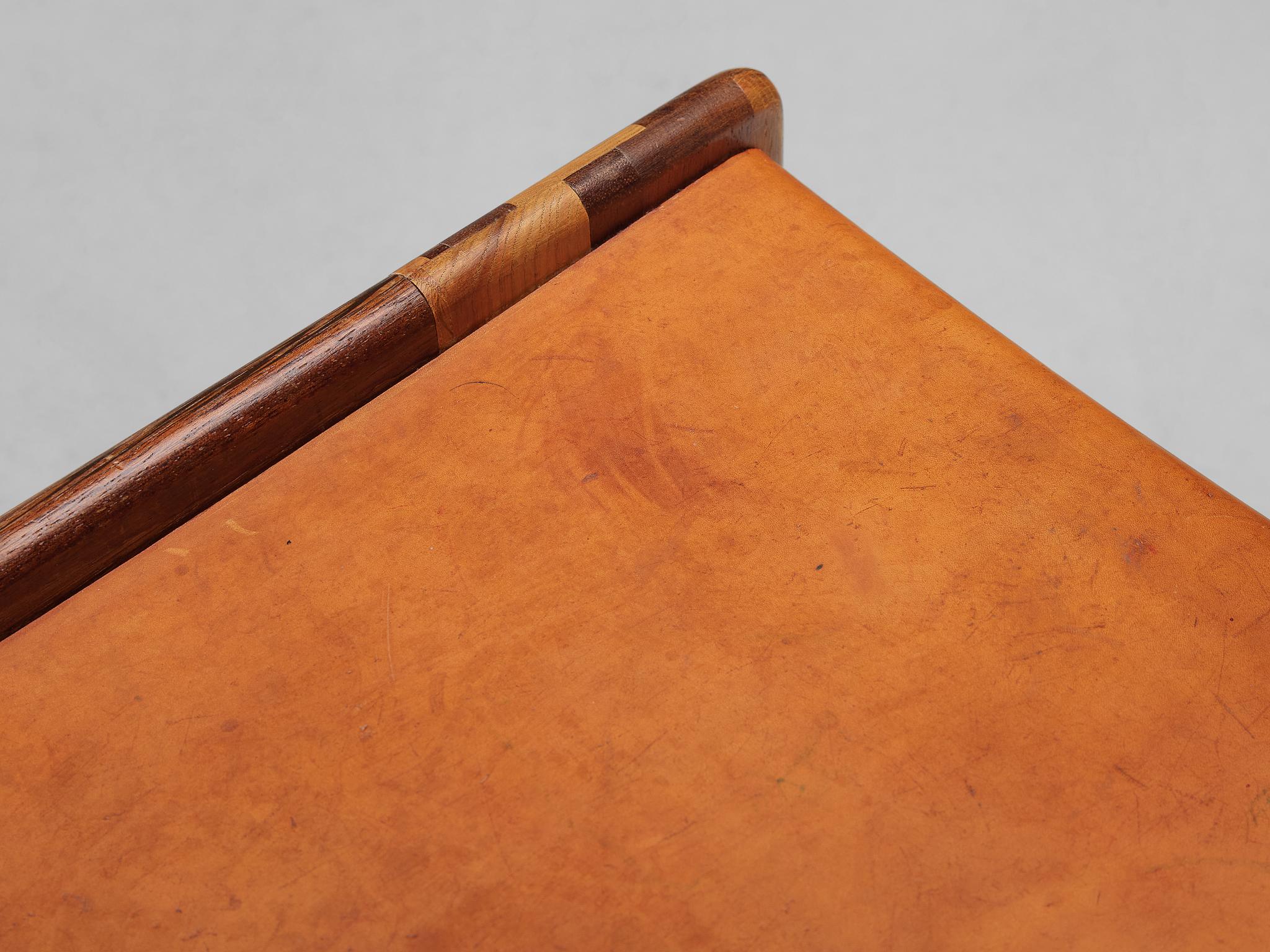 Afra & Tobia Scarpa Tabourets 'Benetton' en bois mélangé et cuir cognac en vente 4