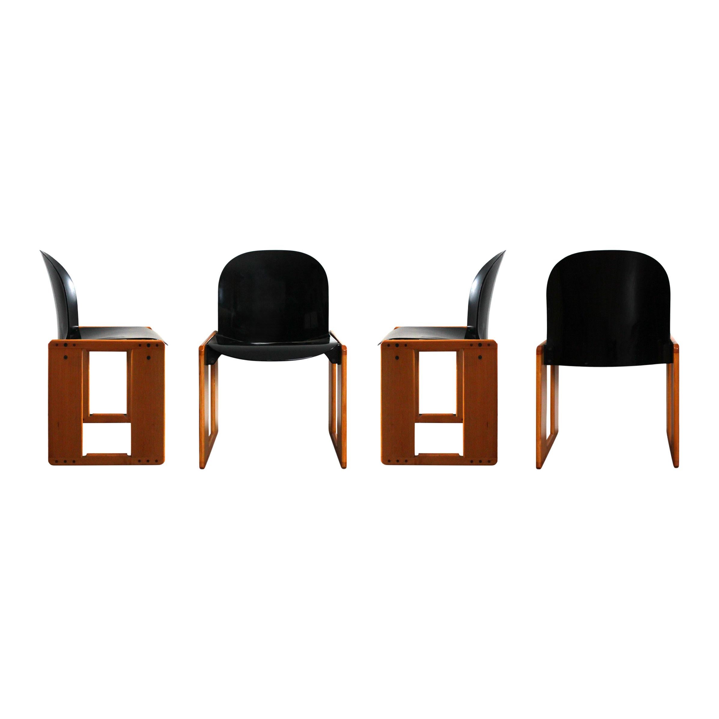 Italian Afra & Tobia Scarpa Black Lacquered Dialogo Chair for B&B Italia, 1973, Set of 4 For Sale
