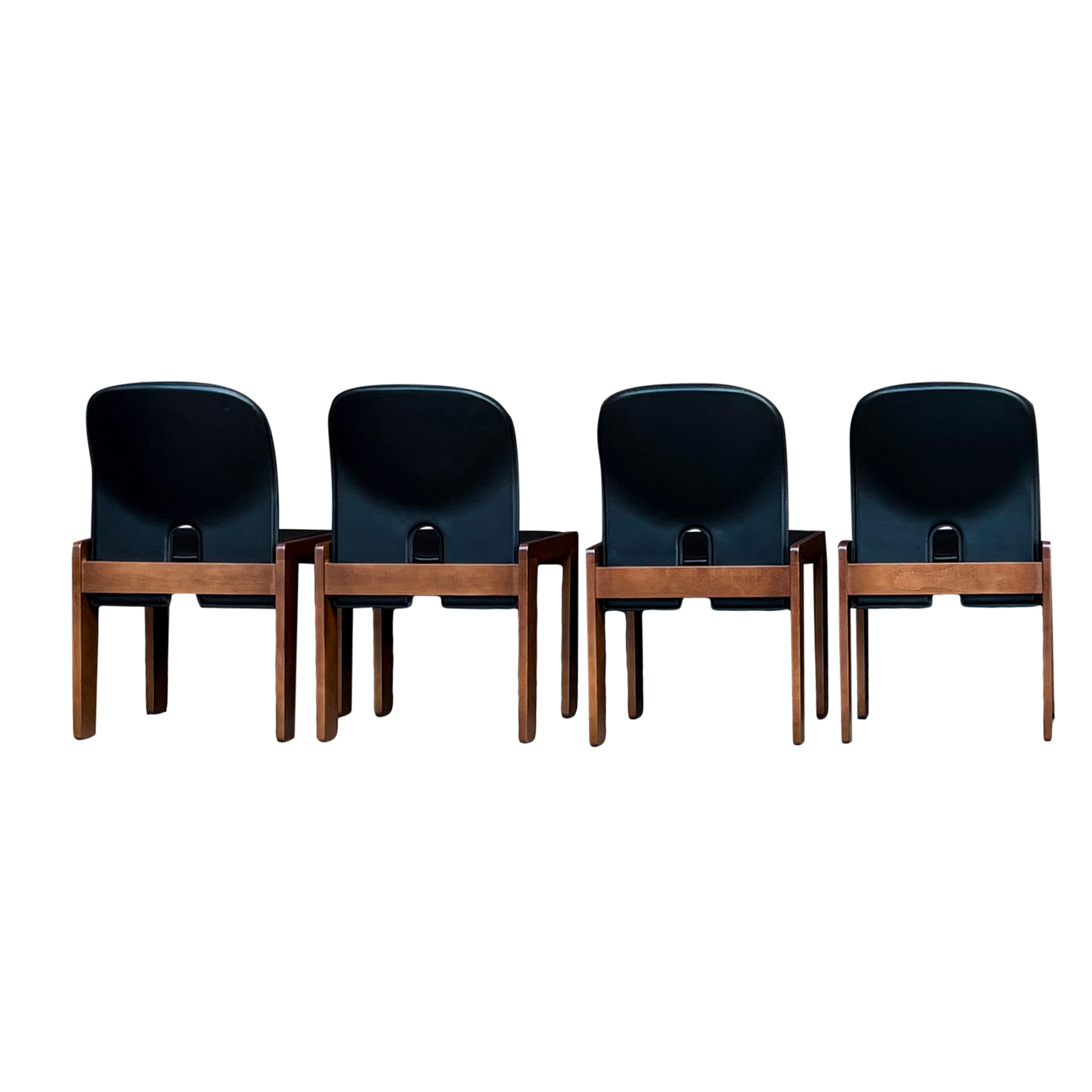 italien Afra & Tobia Scarpa Chaise de salle à manger 121 en cuir noir pour Cassina, 1967, lot de 4 en vente