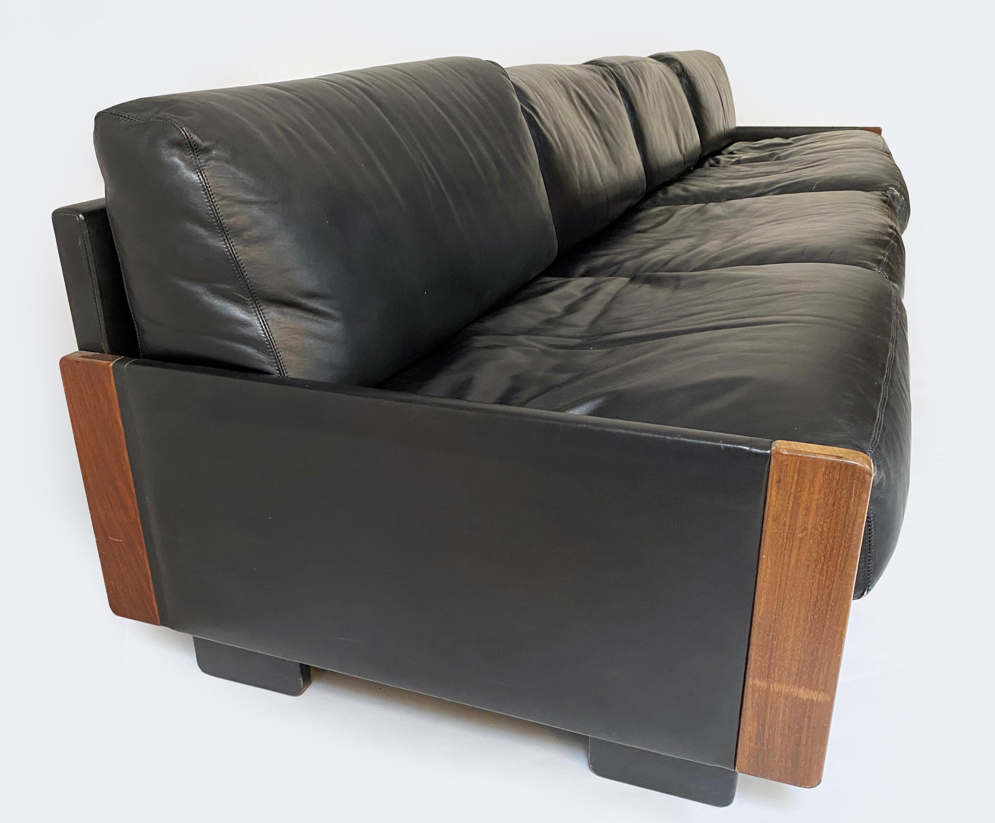 Afra & Tobia Scarpa Black Leather 4-Seat Sofa for Cassina Model-920, 1970s In Fair Condition In Los Angeles, CA