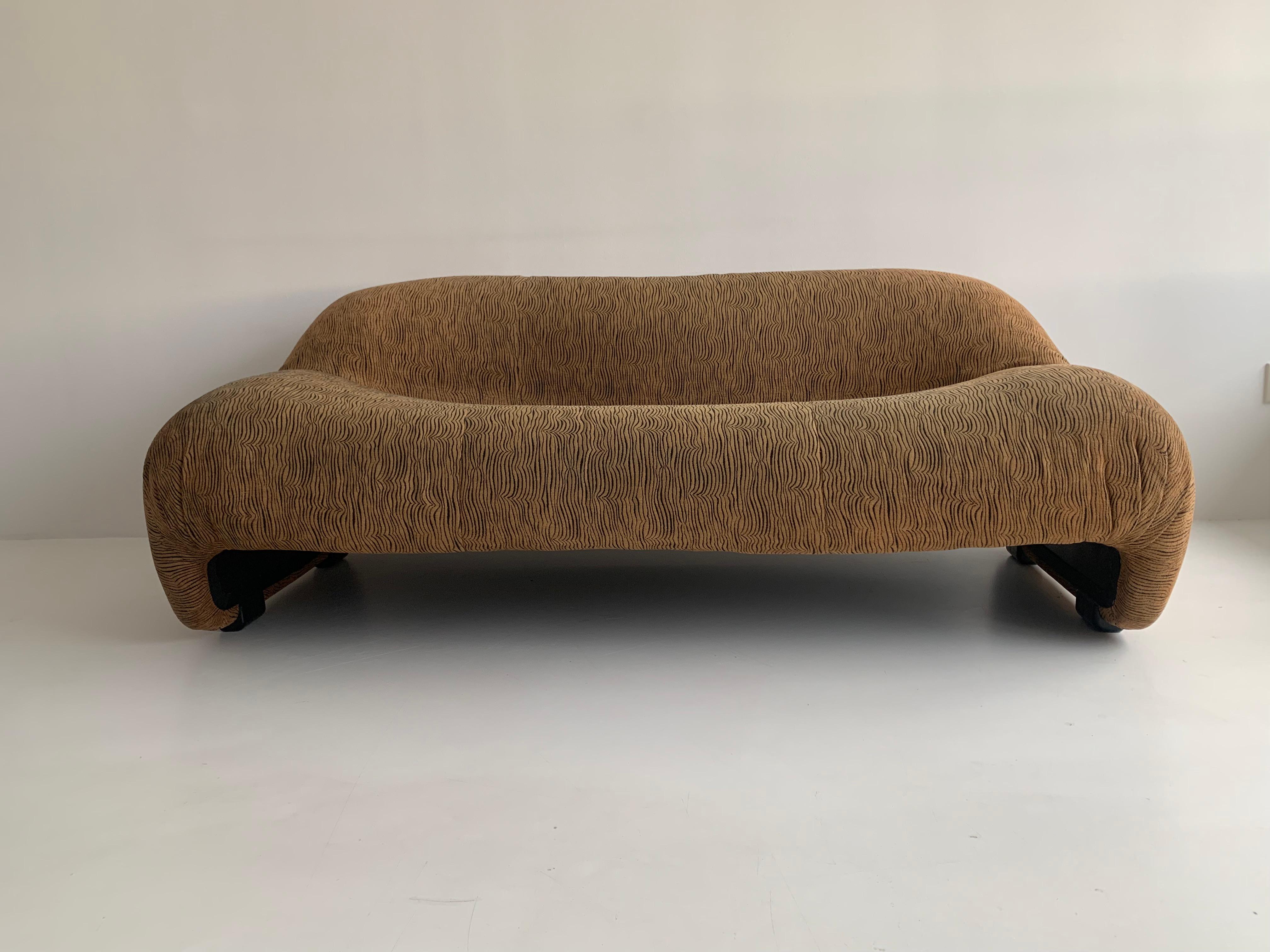 Italian Afra & Tobia Scarpa ‘Bonanza’ love seat sofa for C&B Italia, 1969  For Sale