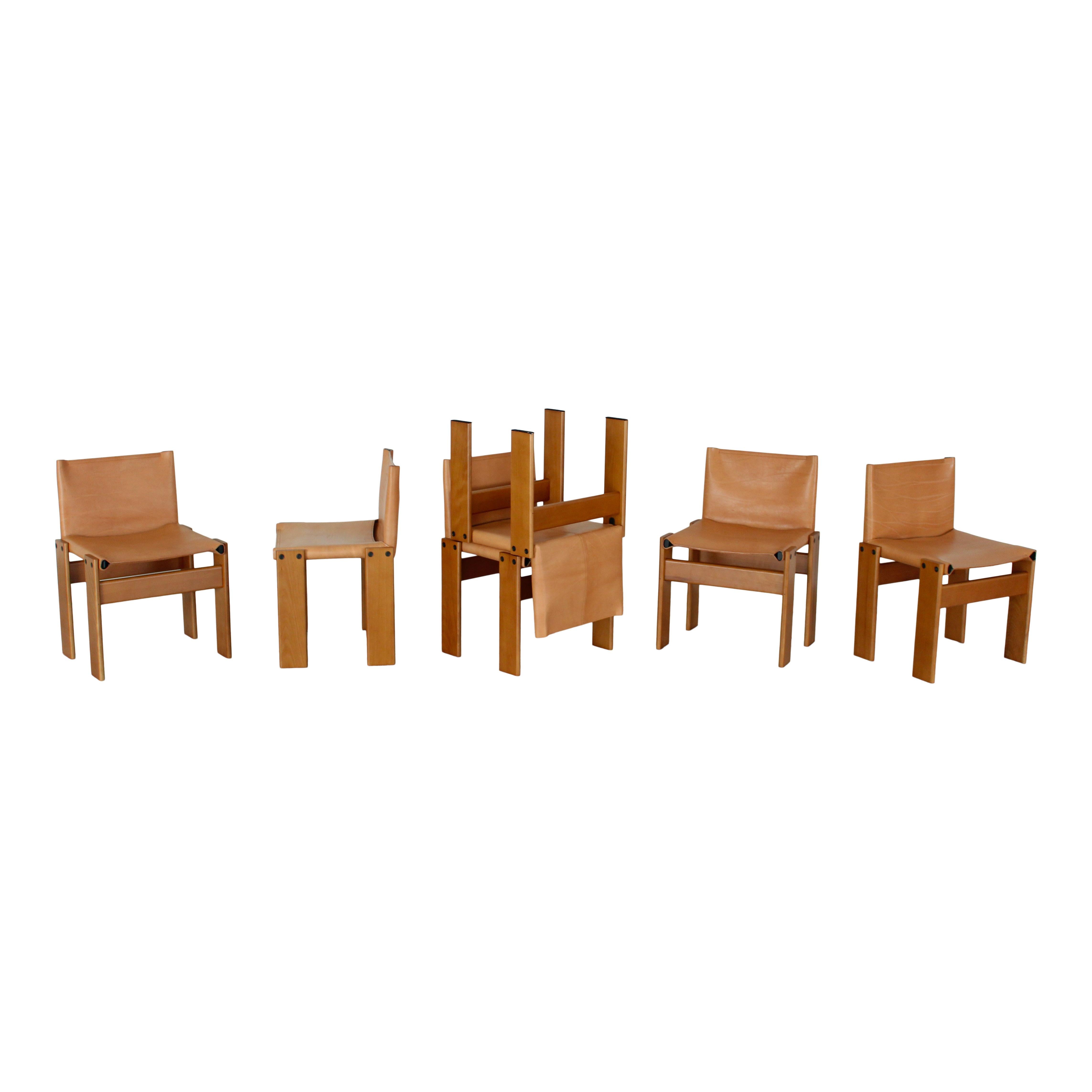 Set di otto sedie da pranzo 