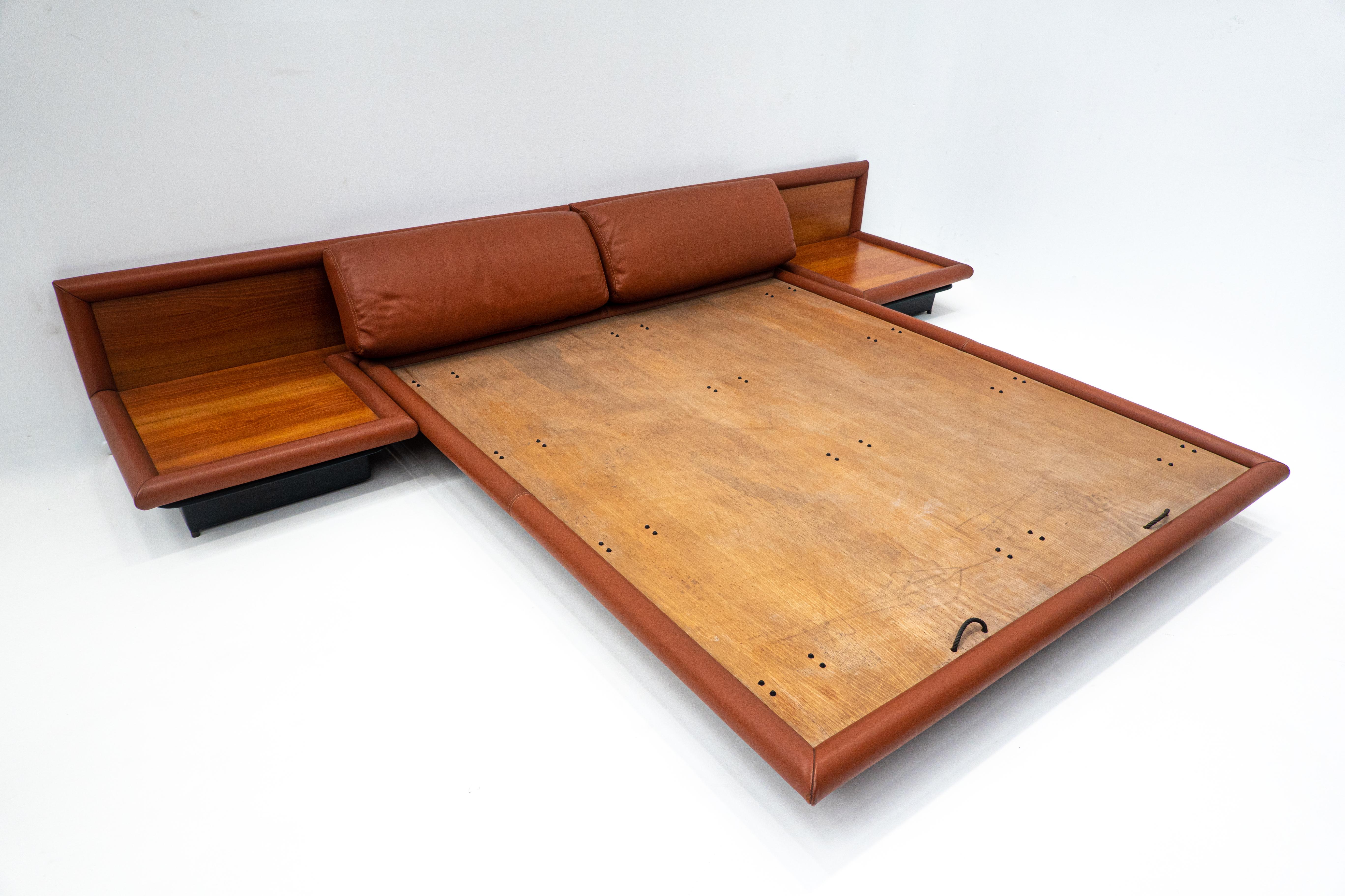 Afra & Tobia Scarpa Cognac Leather Bed Model Morna for Molteni, Italy, 1972


Afra (1937-2011) & Tobia (1935-) Scarpa are a duo of Italian architects. They are know worldwide for their postmodern style. 

Tobia Scarpa is son of the well-known