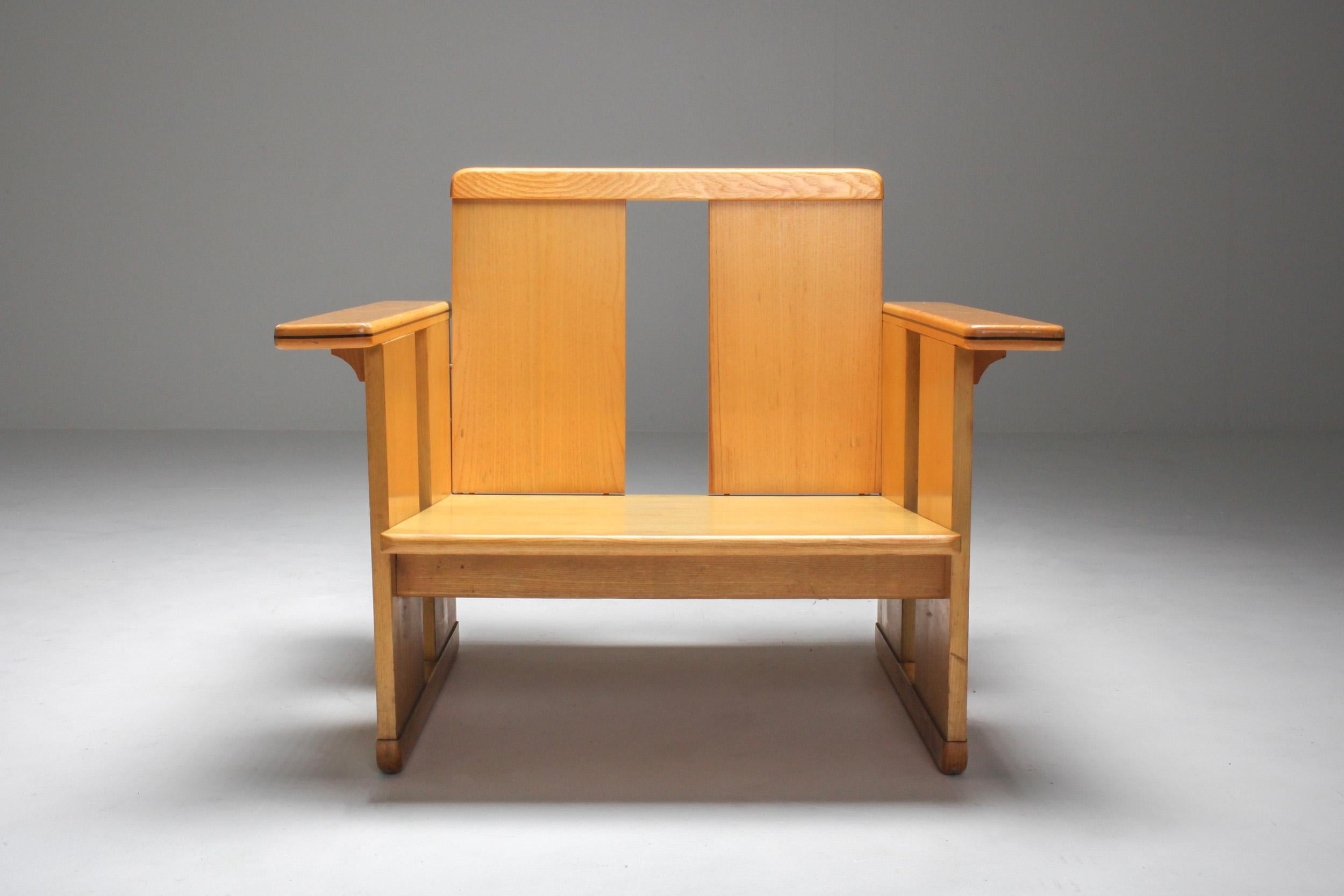 Scarpa, crate chairs, artona series, Maxalto, Italy, 1970s.

Post-modern armchairs by the famous children of Carlo Scarpa.
Inspired by Donald Judd and Rietveld, Afra e Tobia Scarpa designed these minimalist pieces in Italian pinus.
  