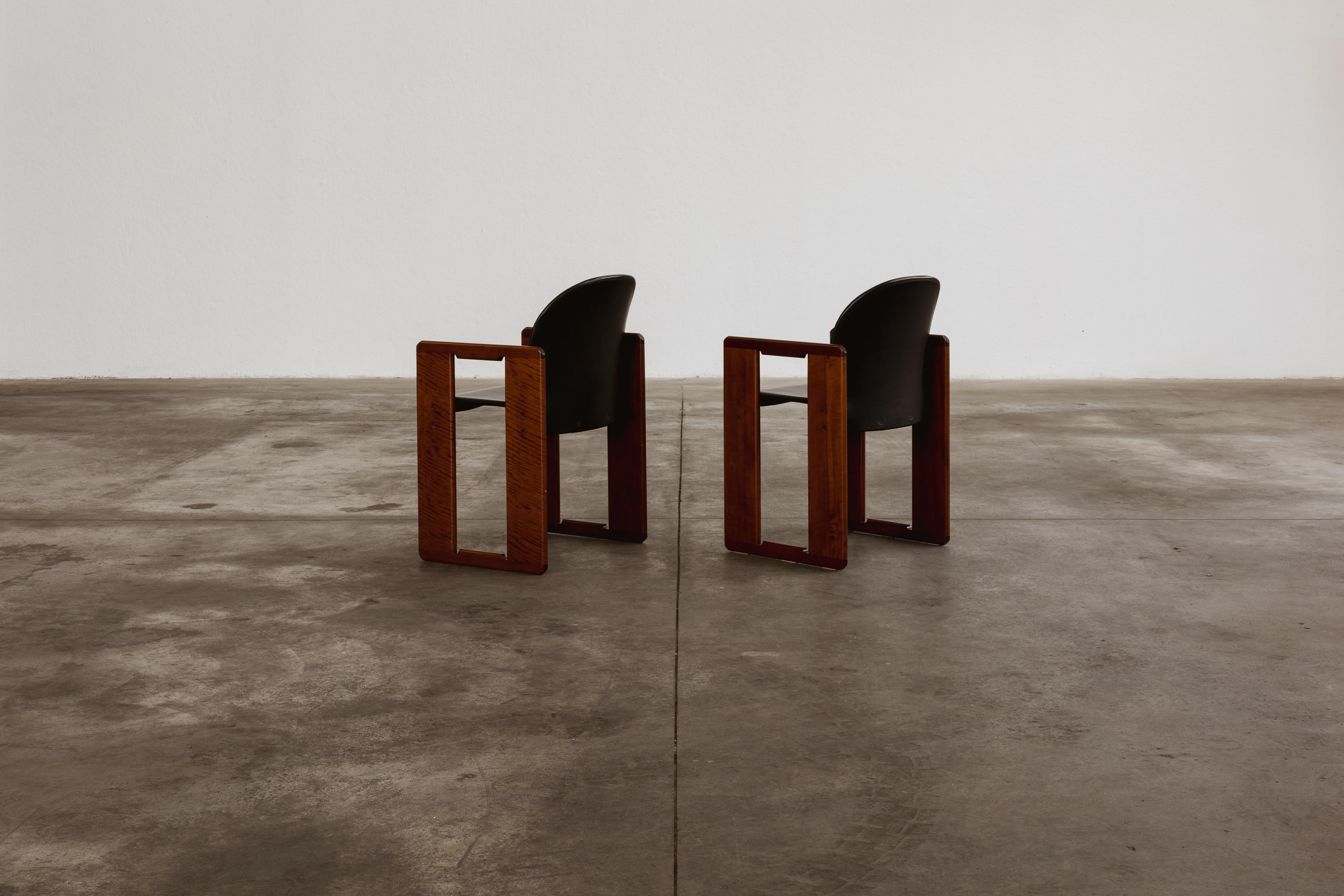 Esszimmerstühle „Dialogo“ von Afra & Tobia Scarpa für B&B Italia, 1973, 2er-Set, Set (Ende des 20. Jahrhunderts) im Angebot