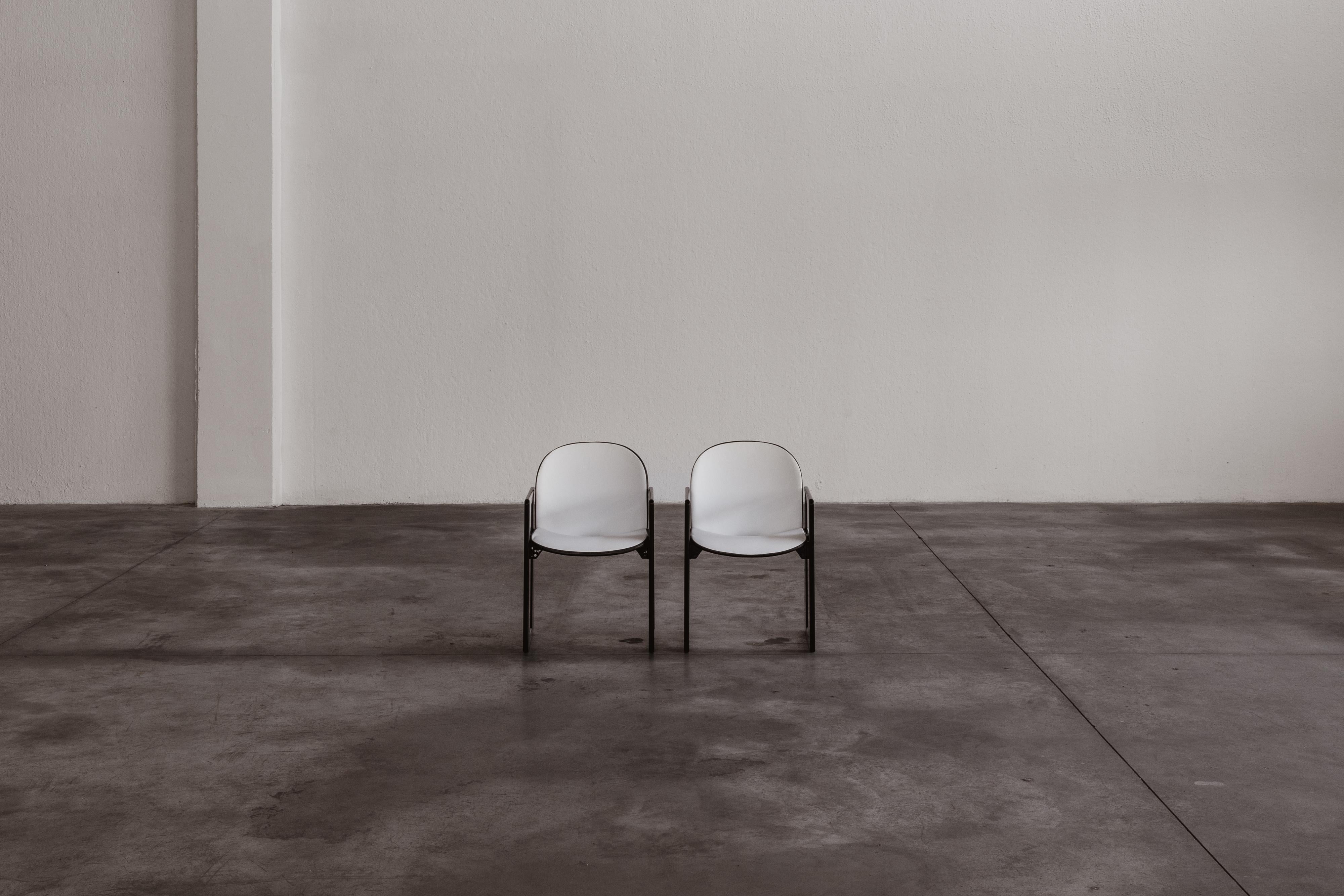 Esszimmerstühle „Dialogo“ von Afra & Tobia Scarpa für B&B Italia, 1973, 2er-Set, Set im Angebot 1