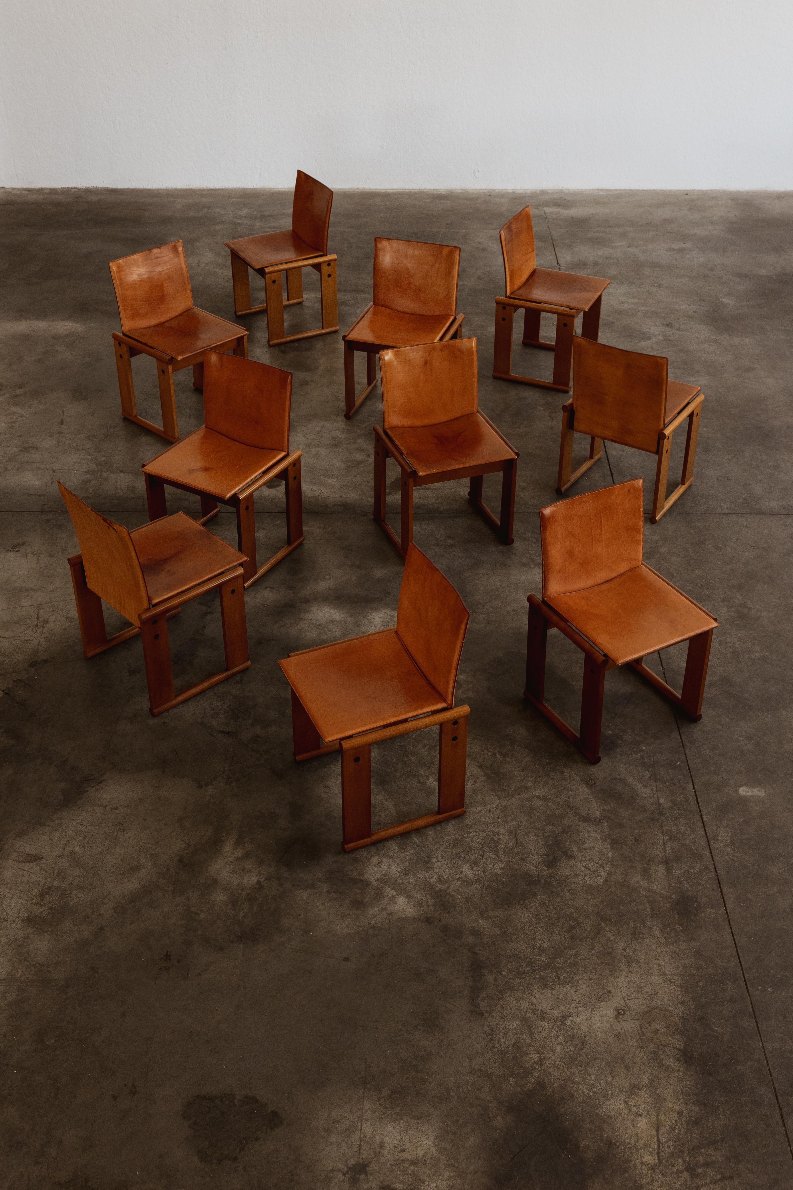 Afra & Tobia Scarpa Dining Chairs for Molteni, Cognac Leather, 1974, Set of 10 For Sale 7