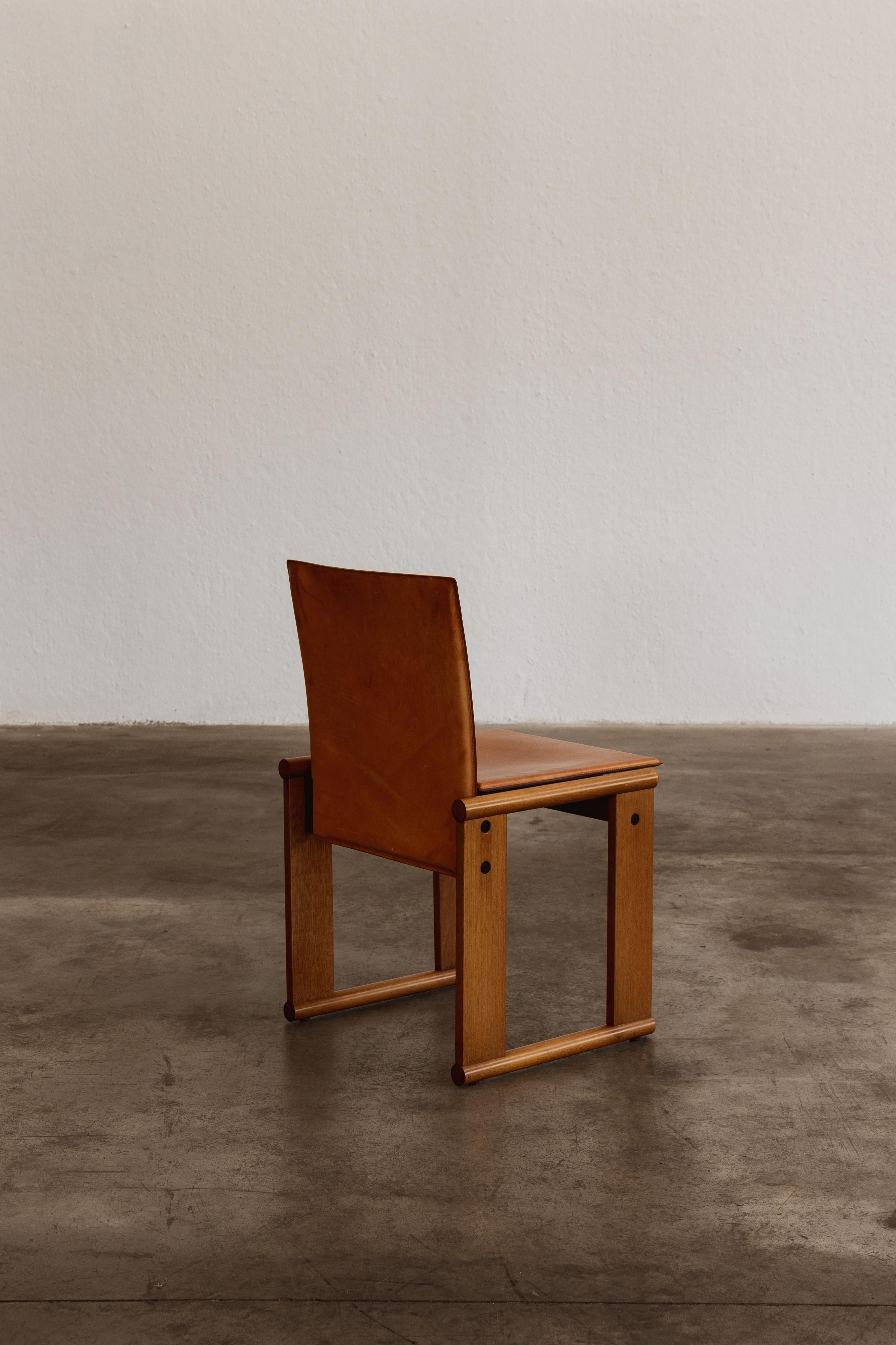 Afra & Tobia Scarpa Dining Chairs for Molteni, Cognac Leather, 1974, Set of 10 For Sale 3