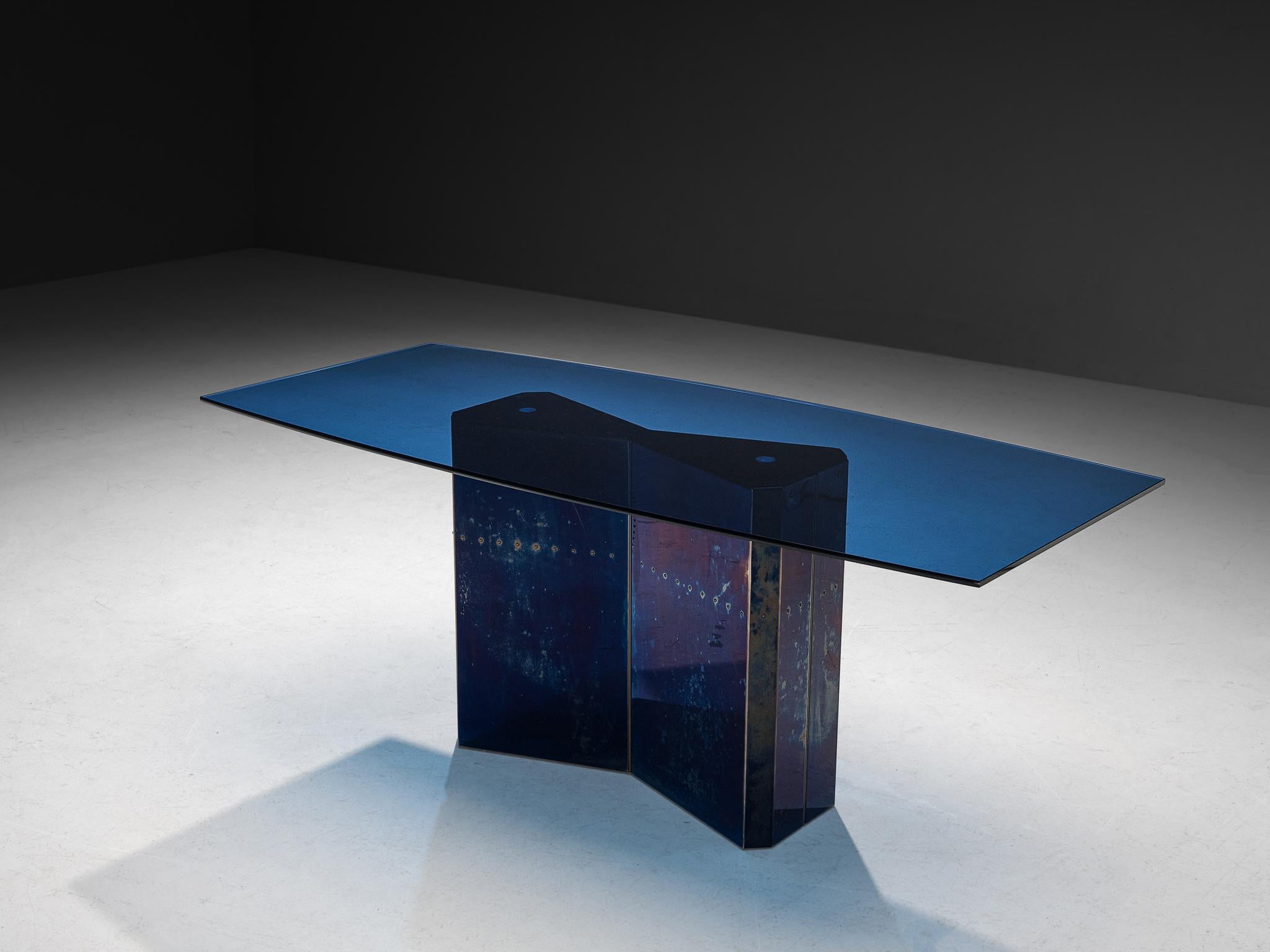 Afra & Tobia Scarpa for B&B Italia, dining table 'Polygonon', glass, electro-coated stainless steel, Italy, 1984

Behold this astonishing table with an aesthetically pleasing layout designed by the Italian master duo Afra & Tobia Scarpa. The