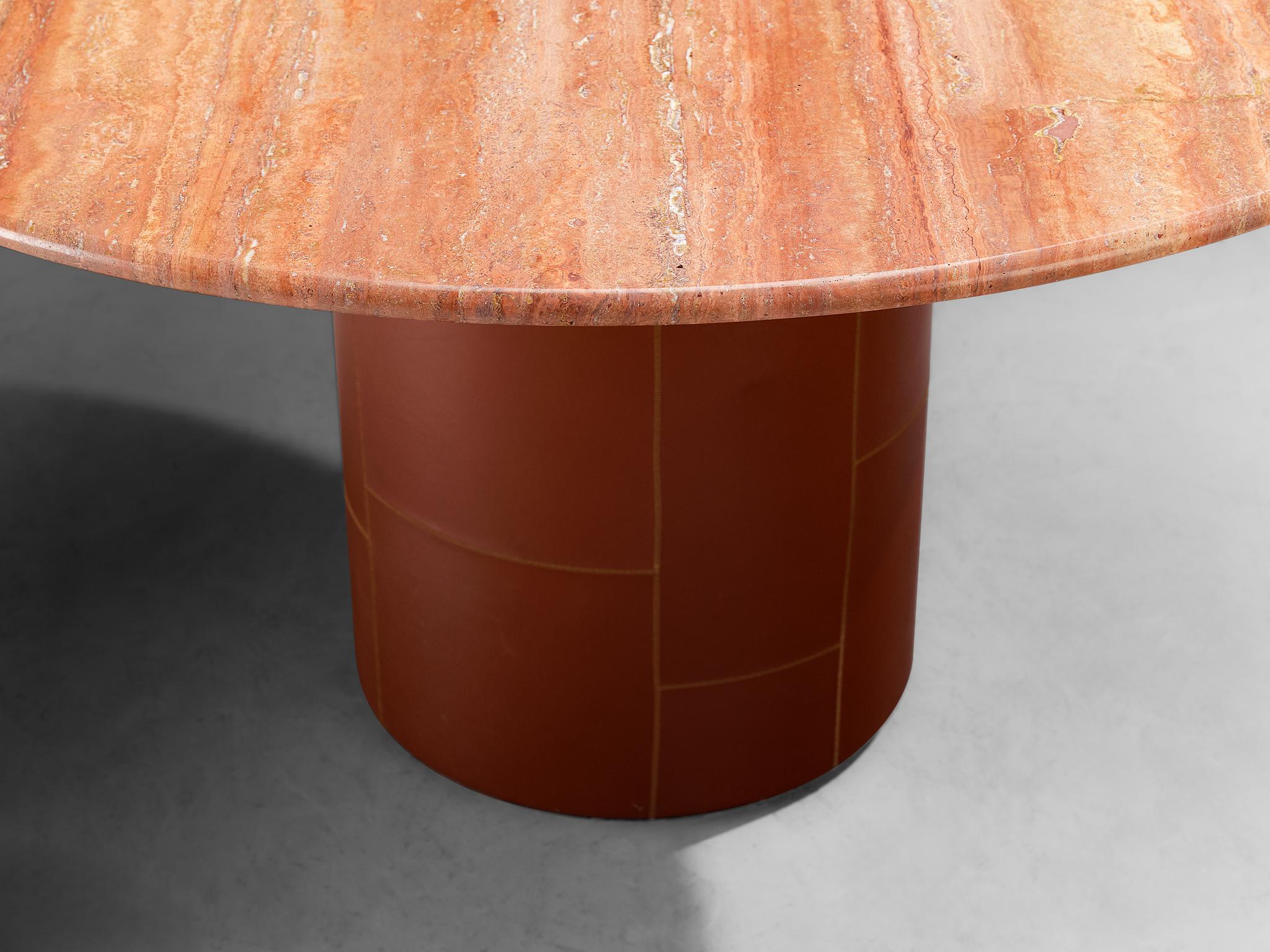 italien Afra & Tobia Scarpa pour B&B Italia Table de salle à manger 'Tobio' en travertin rouge en vente