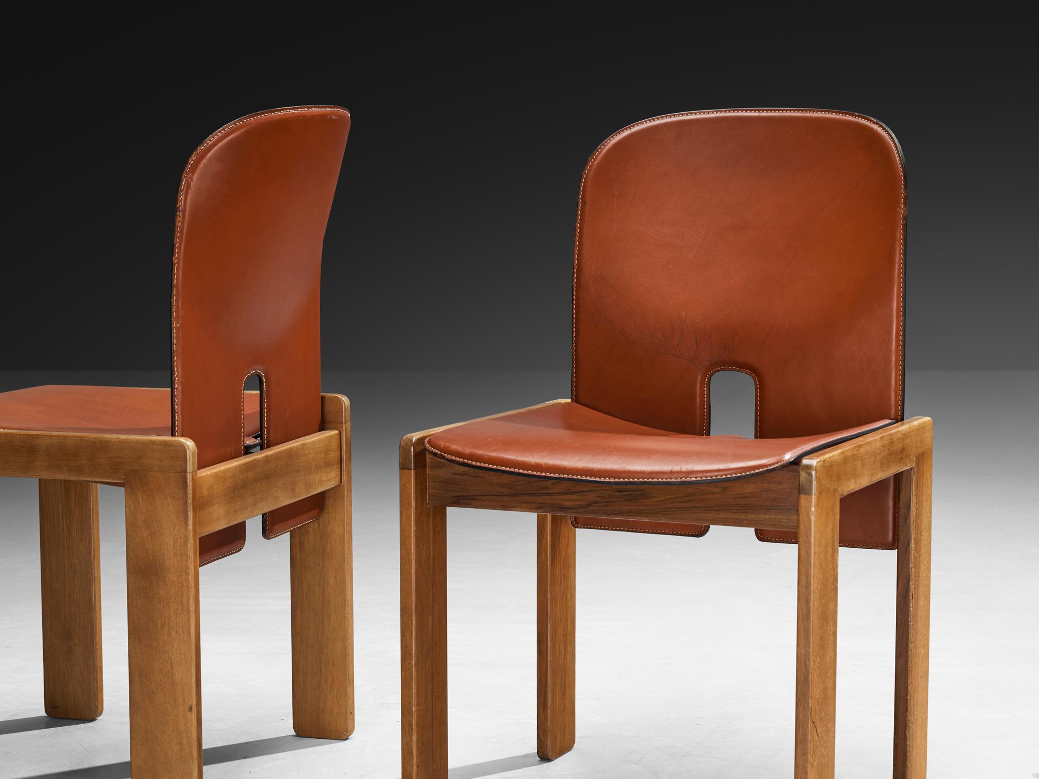 Afra & Tobia Scarpa per Cassina '121' Sedie da pranzo in pelle cognac e noce in vendita 1