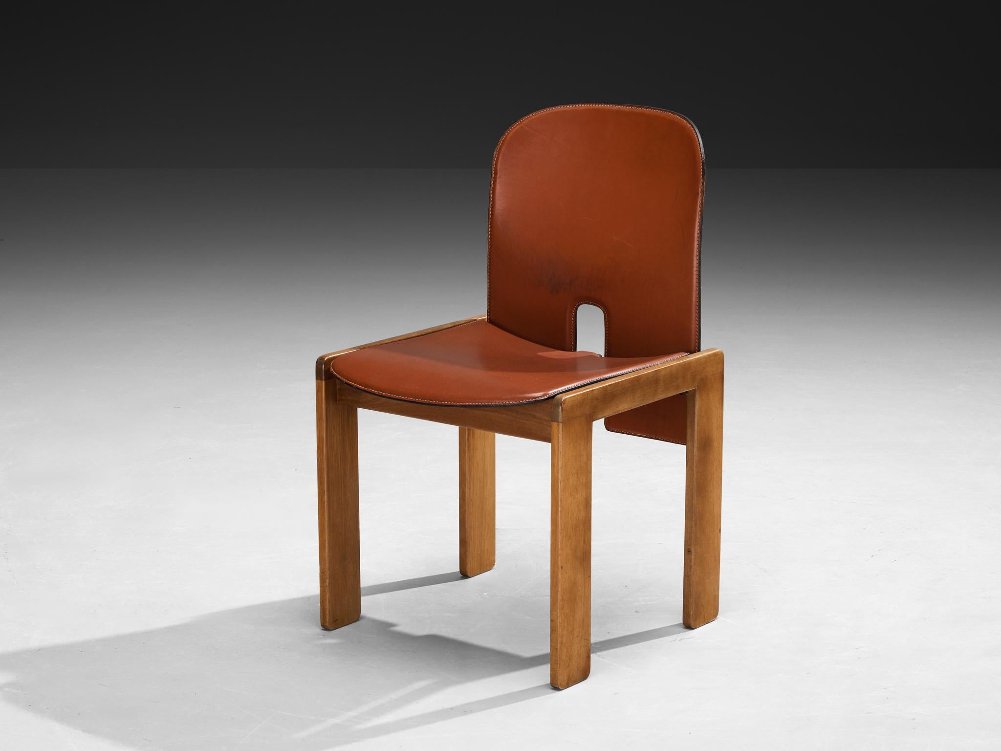 Afra & Tobia Scarpa per Cassina '121' Sedie da pranzo in pelle cognac e noce in vendita 2