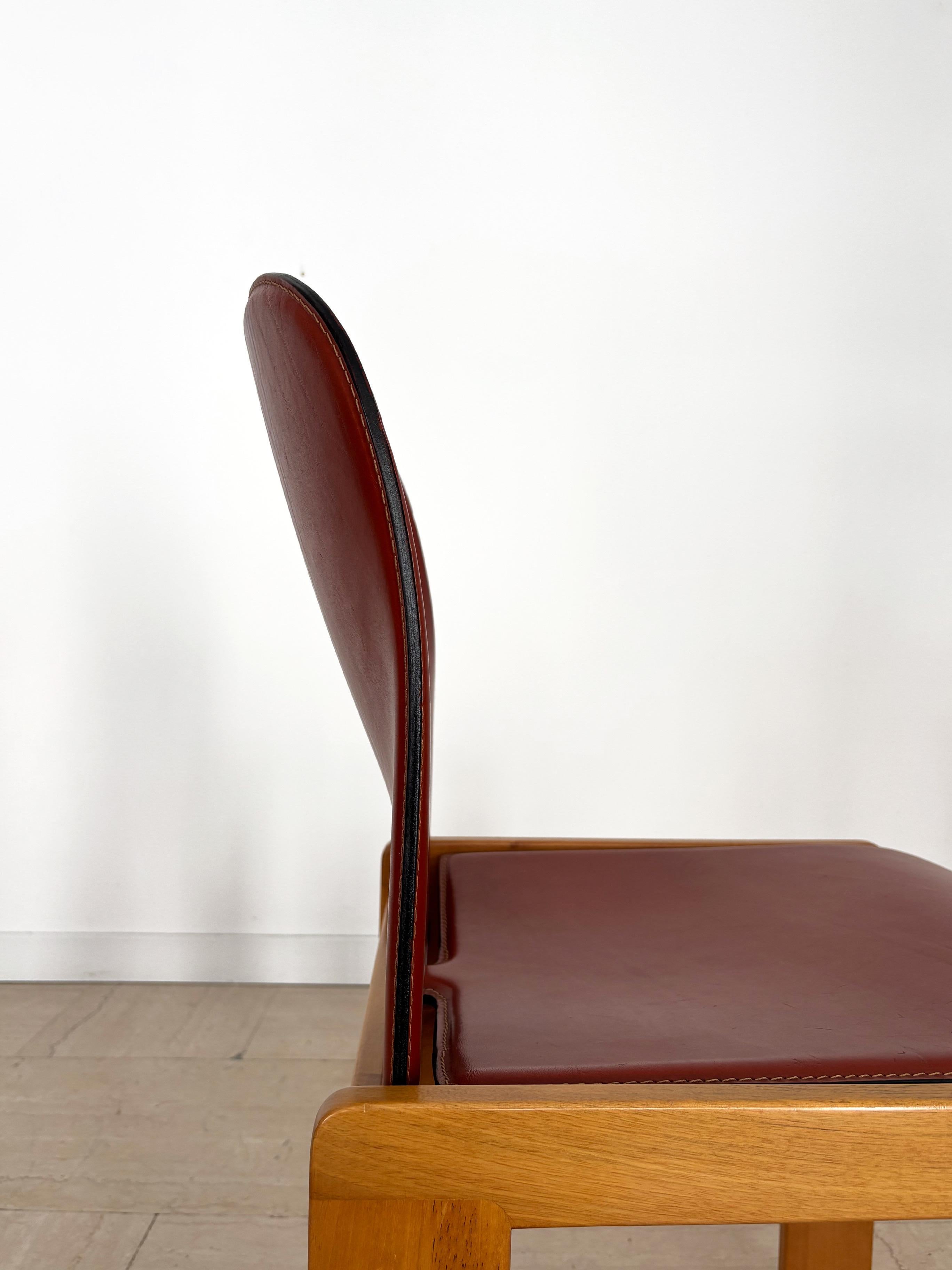 Afra & Tobia Scarpa pour Cassina Chaises de salle à manger en Wood du milieu du siècle 1960 en vente 5