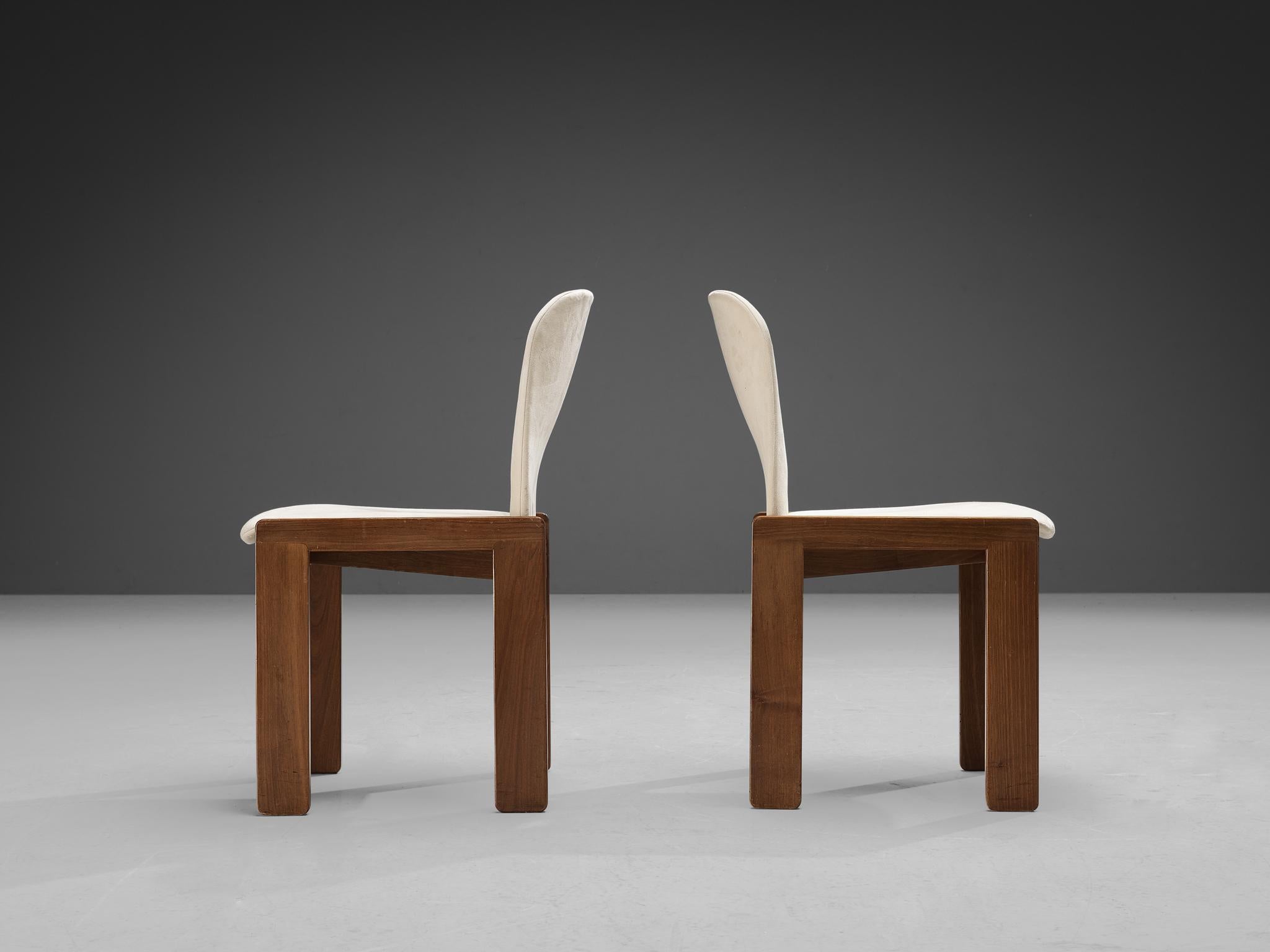 Afra & Tobia Scarpa for Cassina Pair of '121' Dining Chairs in Walnut In Good Condition In Waalwijk, NL