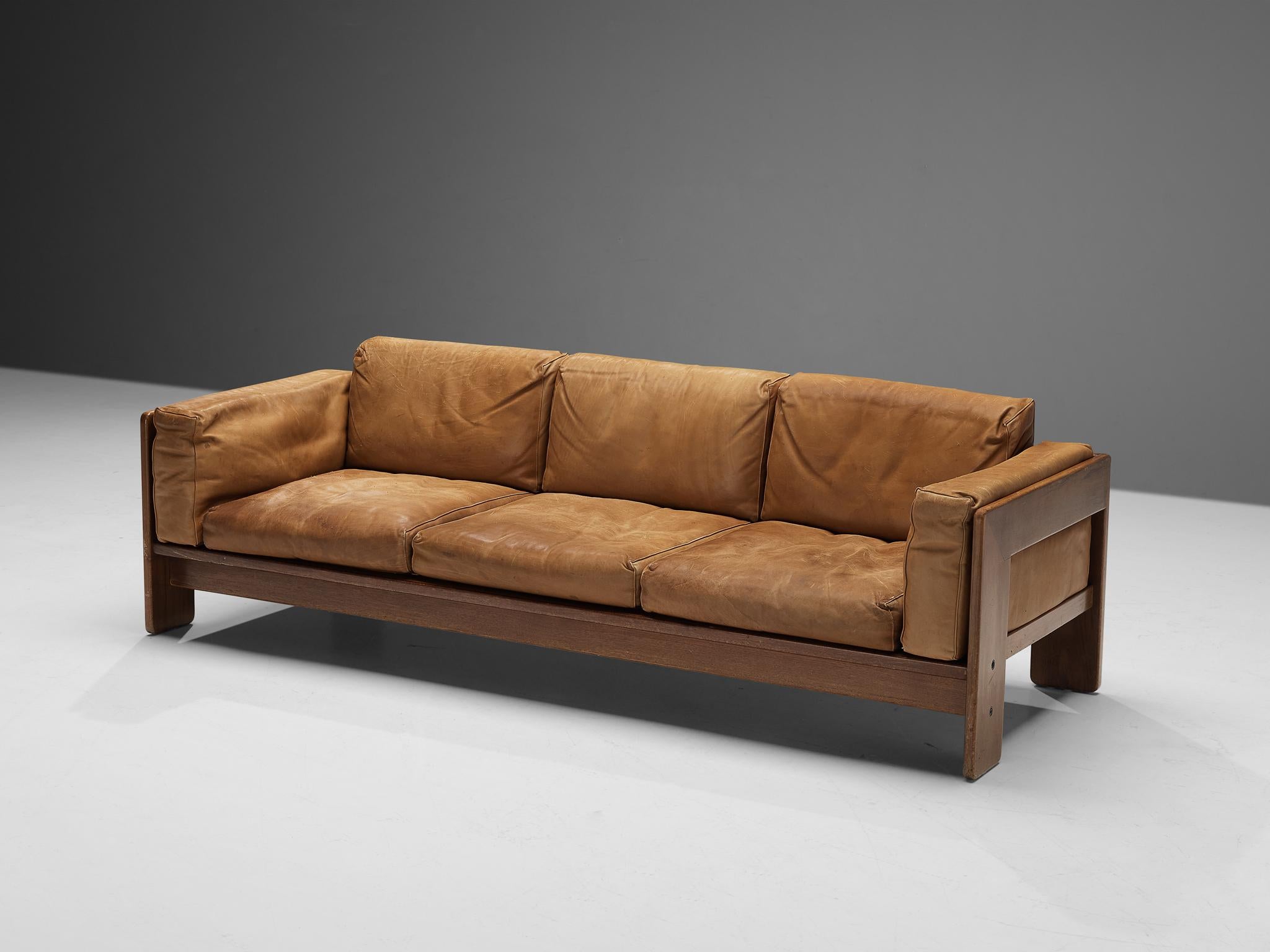 Tobia Scarpa for Gavina, 'Bastiano' sofa, leather and walnut, Italy, design 1960, manufactured between 1969-1970s

This delicate Bastiano sofa truly intensifies the experience of sitting itself and is a standout in any modern room. Tobia Scarpa