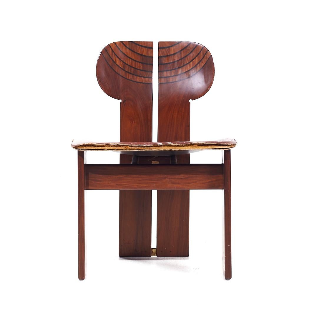Afra & Tobia Scarpa für Maxalto Africa Mid Century Stuhl

Dieser Stuhl misst: 22 breit x 18 tief x 31 Zoll hoch, mit einer Sitzhöhe/Stuhlabstand von 18 Zoll

Alle Möbelstücke sind in einem so genannten restaurierten Vintage-Zustand zu haben. Das