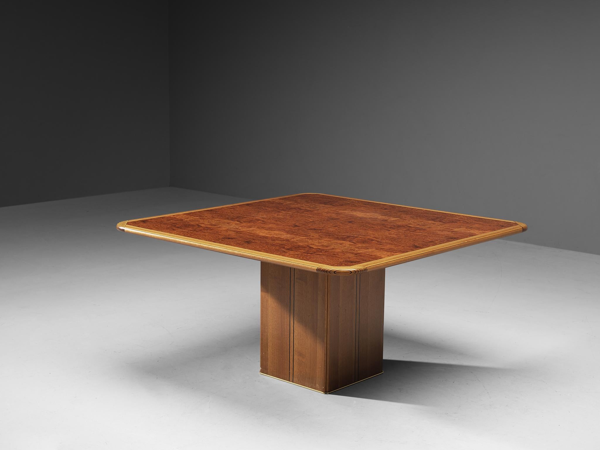 Afra & Tobia Scarpa for Maxalto, square dining table model ‘Artona’, walnut, walnut burl, Italy, 1975

This lovely and lavish table was designed by Afra & Tobia Scarpa within the ‘Artona’ line for Maxalto. On a squared pedestal base rests a square