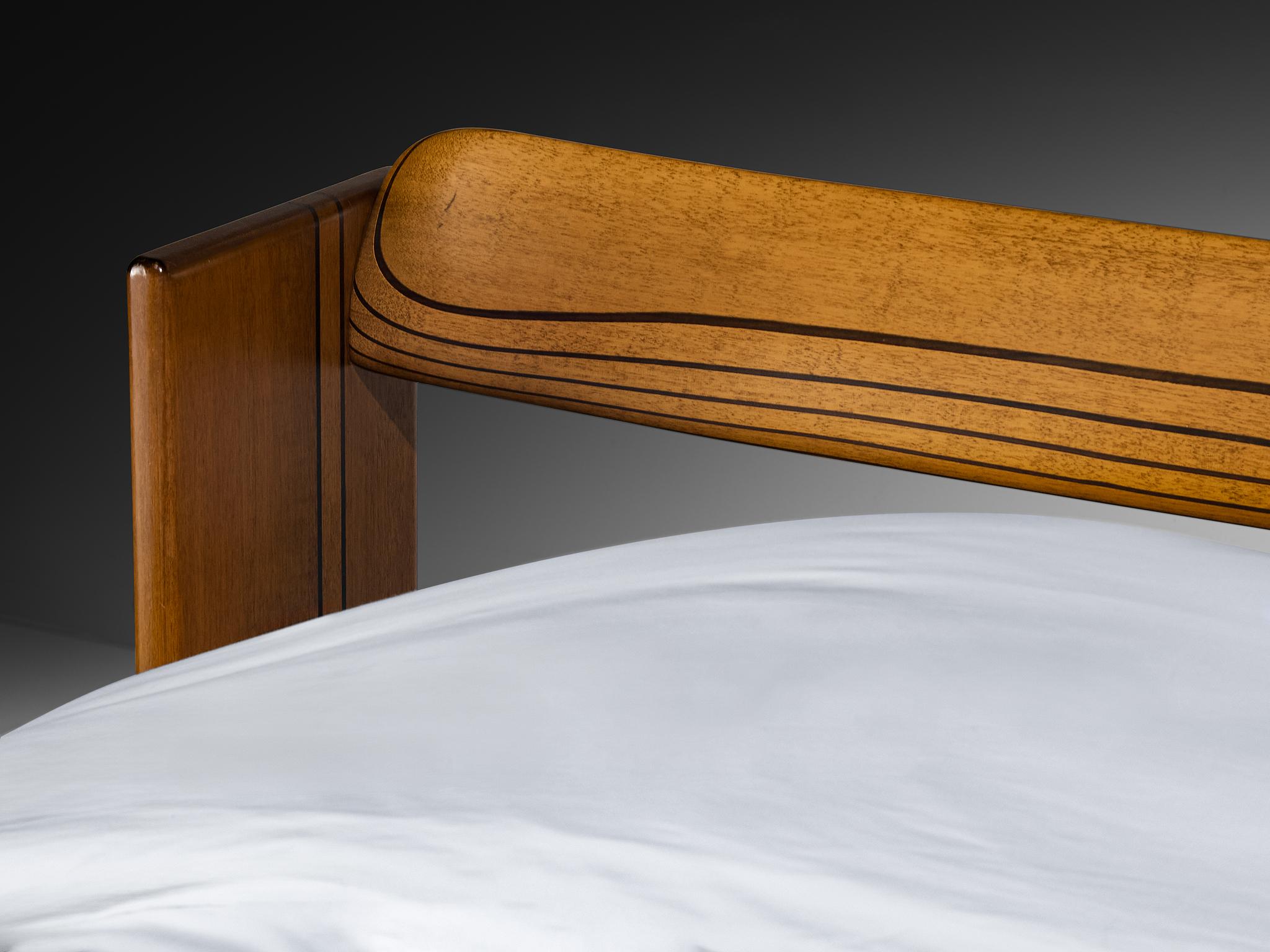 Postmoderno Afra & Tobia Scarpa per Maxalto Letto King Artona con Comodini in vendita