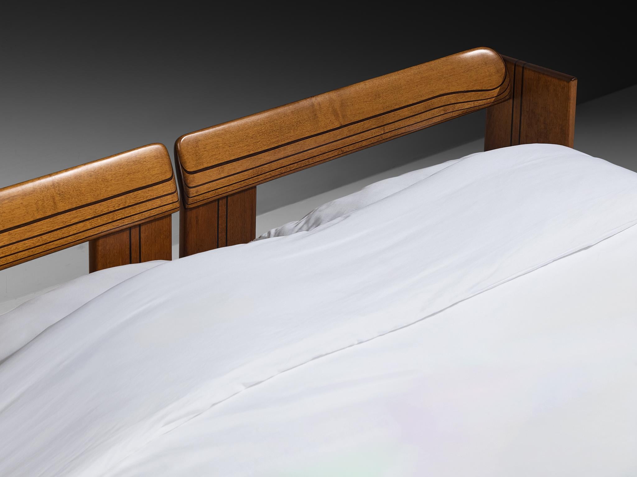 Metallo Afra & Tobia Scarpa per Maxalto Letto King Artona con Comodini in vendita
