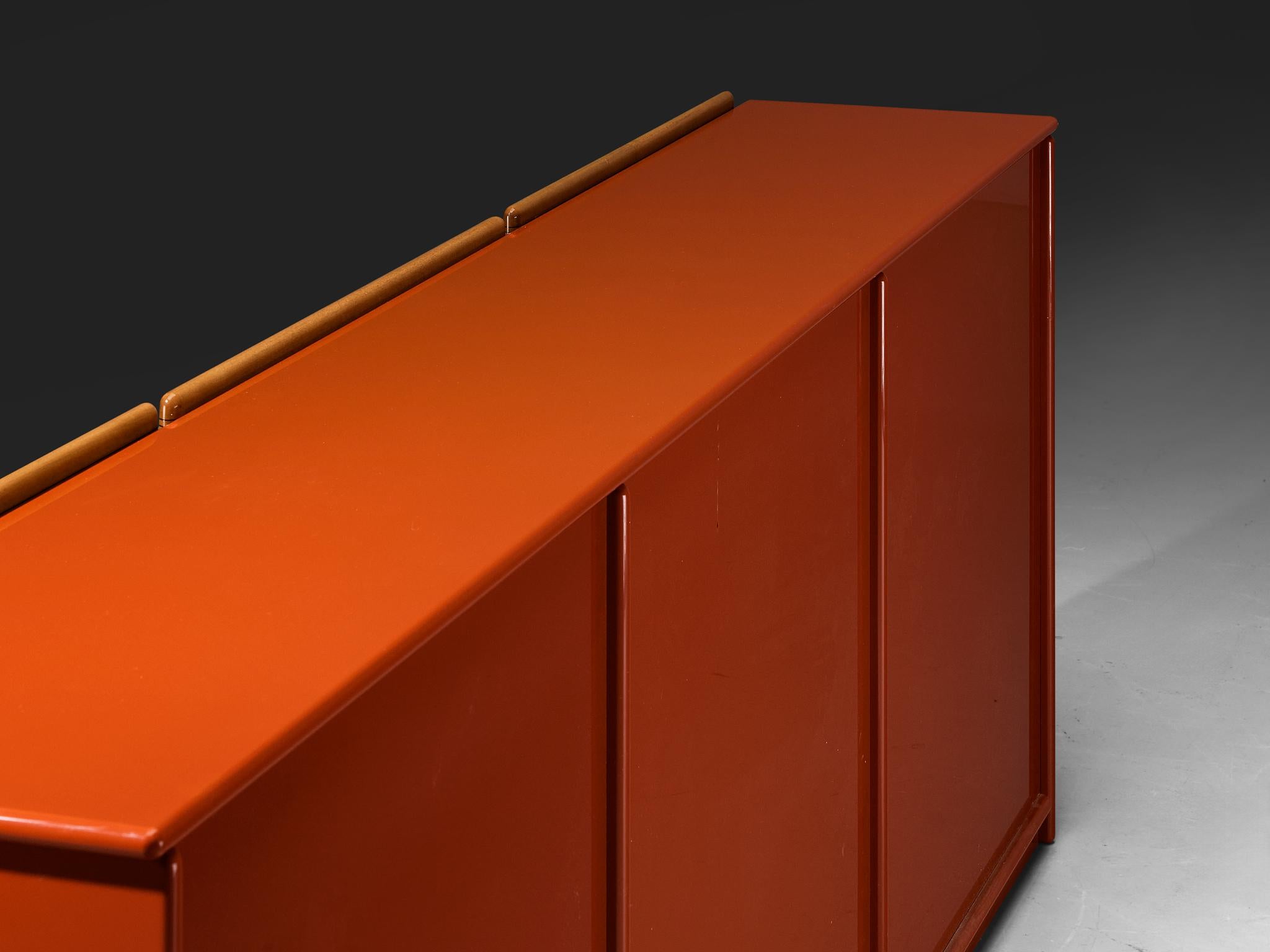 Afra & Tobia Scarpa for Maxalto 'Artona' Buffet laqué rouge et noyer 3