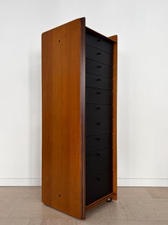 Afra & Tobia Scarpa per Maxalto Cassettiera in legno del Medioevo Italia anni '70