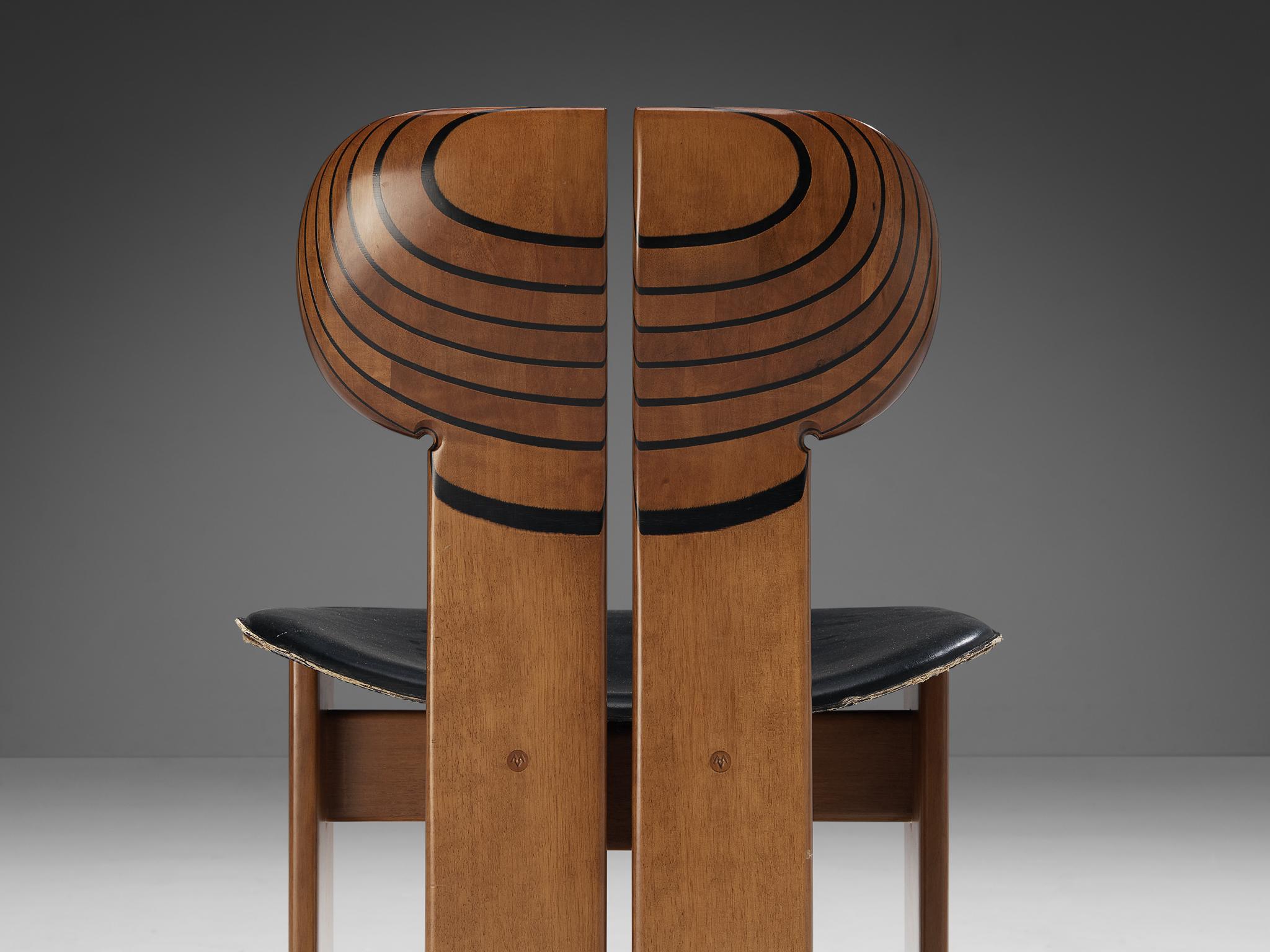 Afra & Tobia Scarpa for Maxalto Pair of 'Africa' Dining Chairs in Walnut In Good Condition In Waalwijk, NL