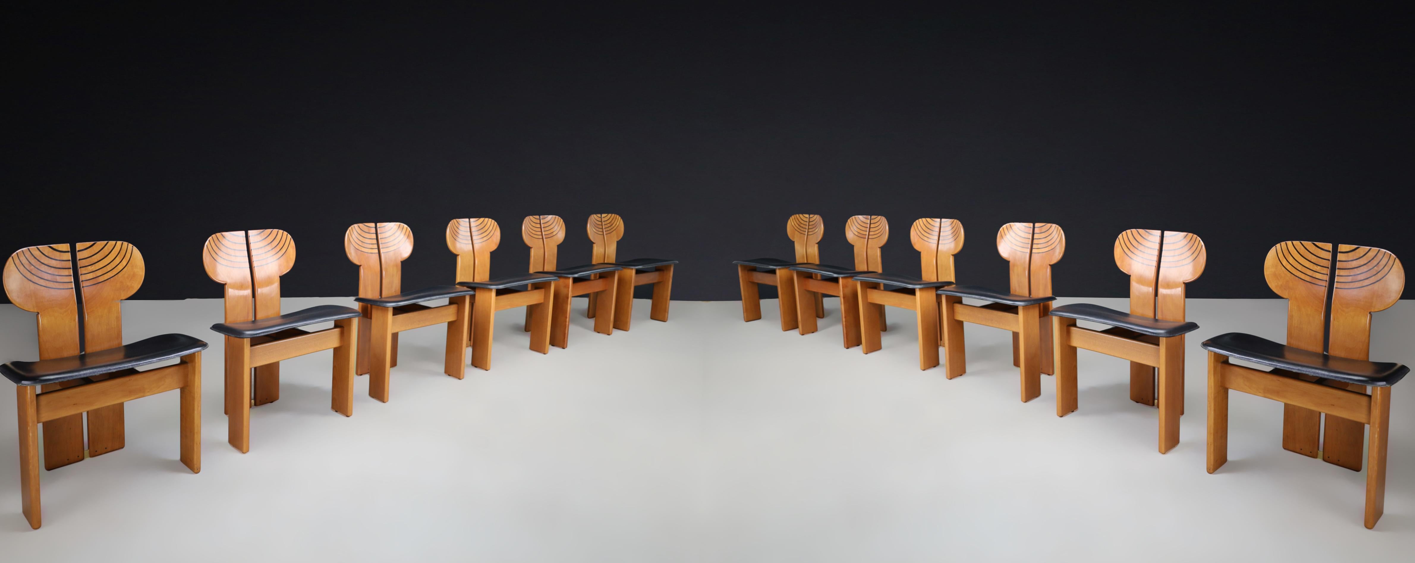 Afra & Tobia Scarpa for Maxalto Set of 12 'Africa' Dining Chairs Italy, 1975 For Sale 9