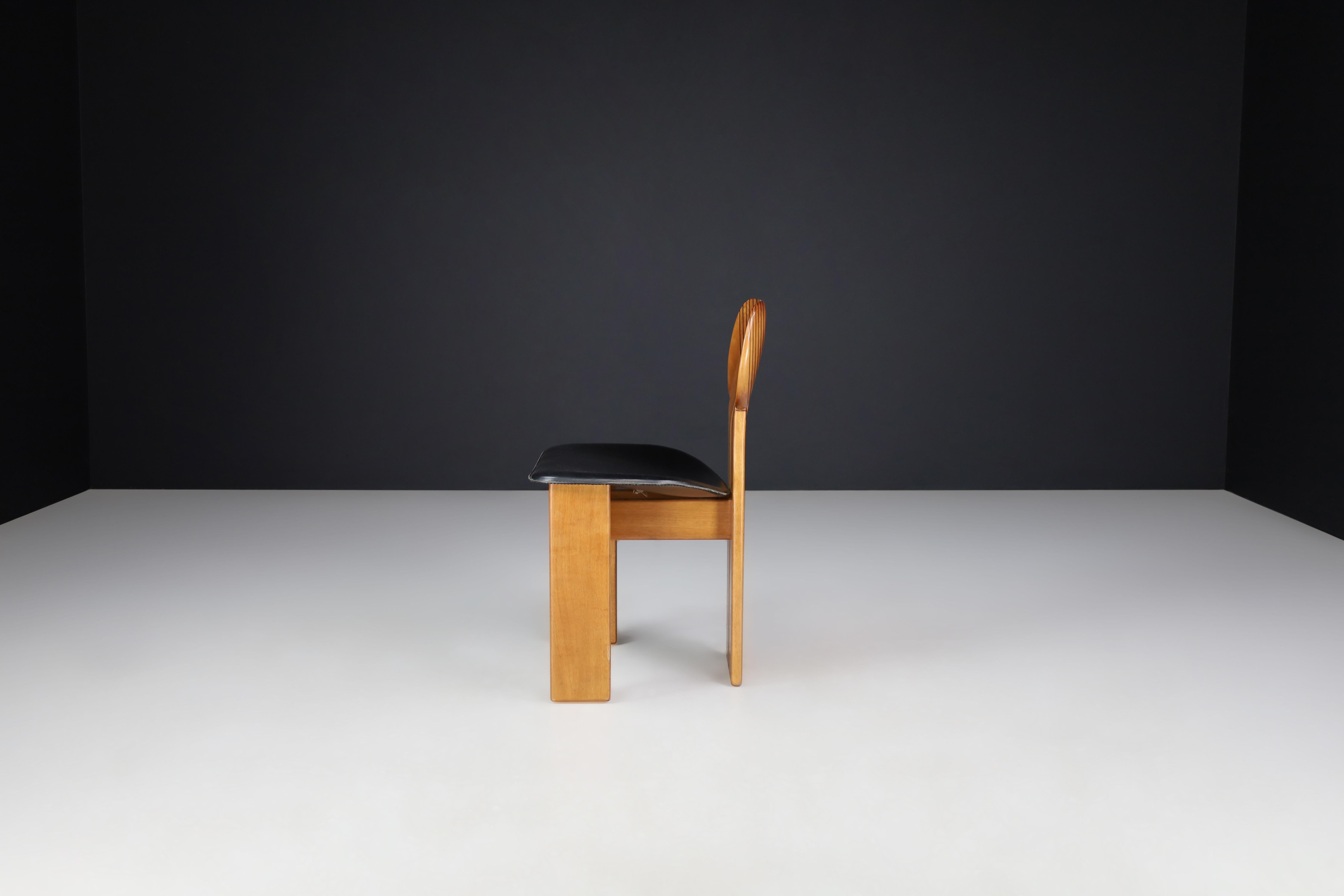 Afra & Tobia Scarpa for Maxalto Set of 12 'Africa' Dining Chairs Italy, 1975 For Sale 13