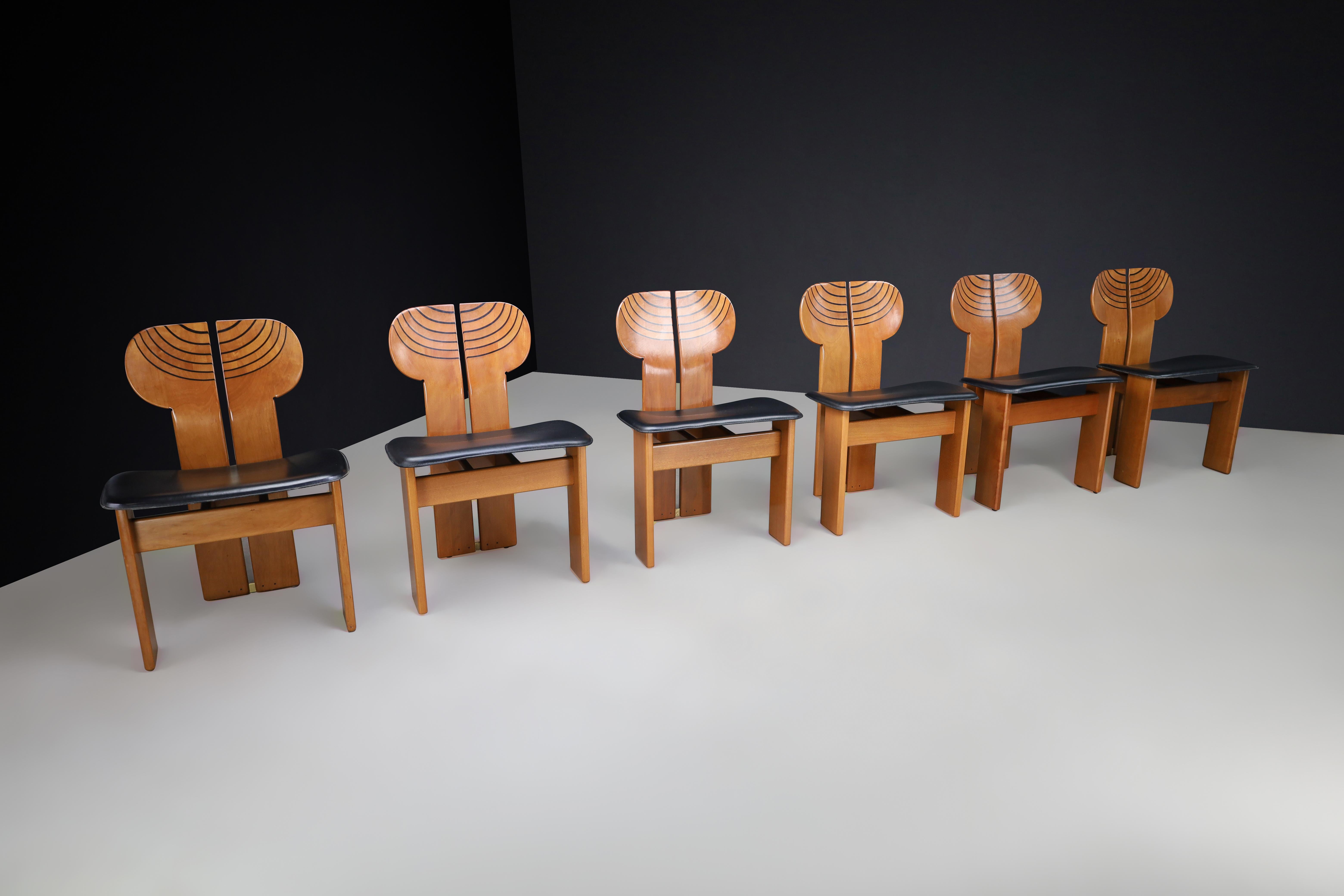 Leather Afra & Tobia Scarpa for Maxalto Set of 12 'Africa' Dining Chairs Italy, 1975 For Sale