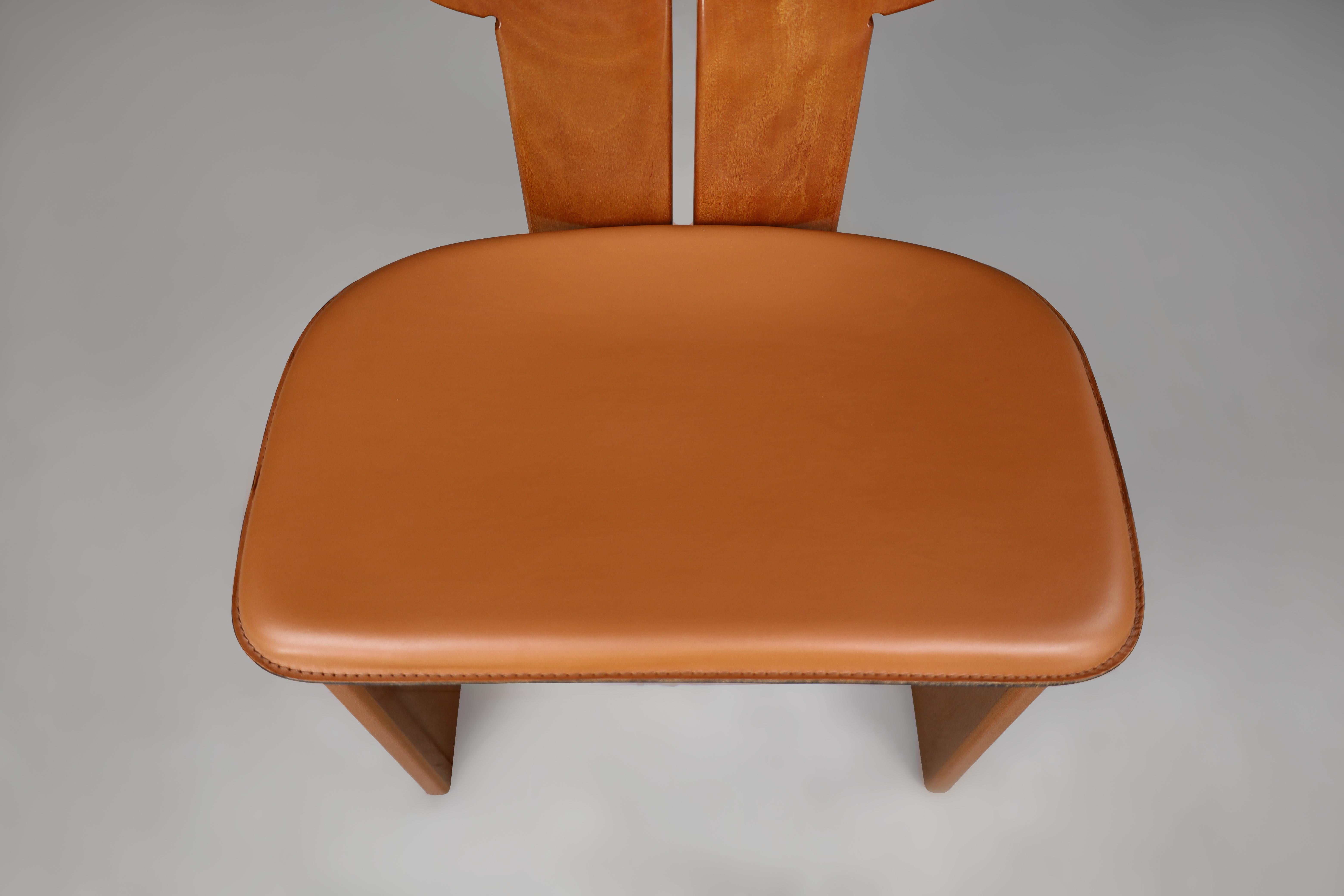 Afra & Tobia Scarpa for Maxalto Set of eight 'Africa' Dining Chairs Italy, 1975 For Sale 6