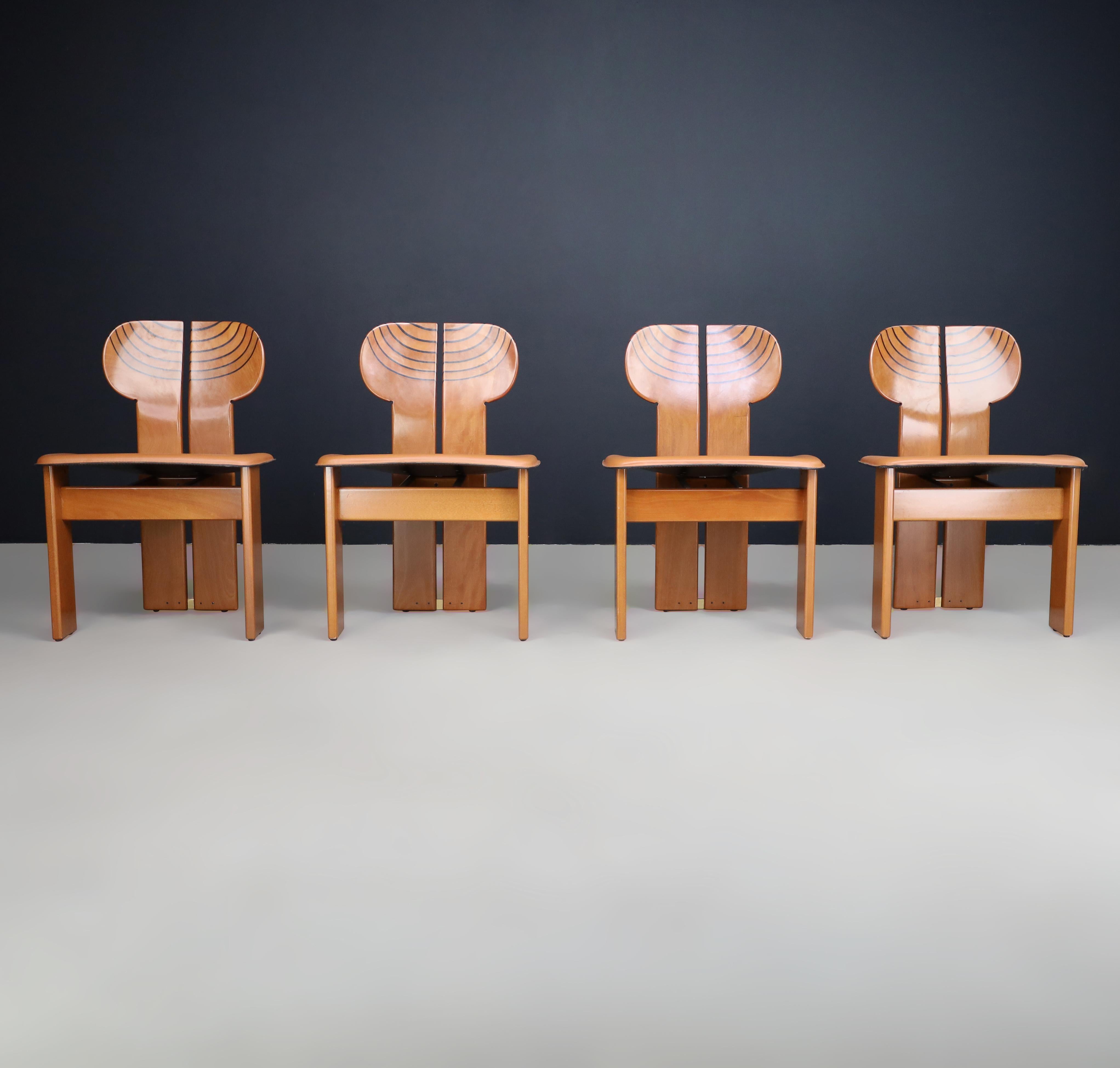 Afra & Tobia Scarpa for Maxalto Set of eight 'Africa' Dining Chairs Italy, 1975 For Sale 11