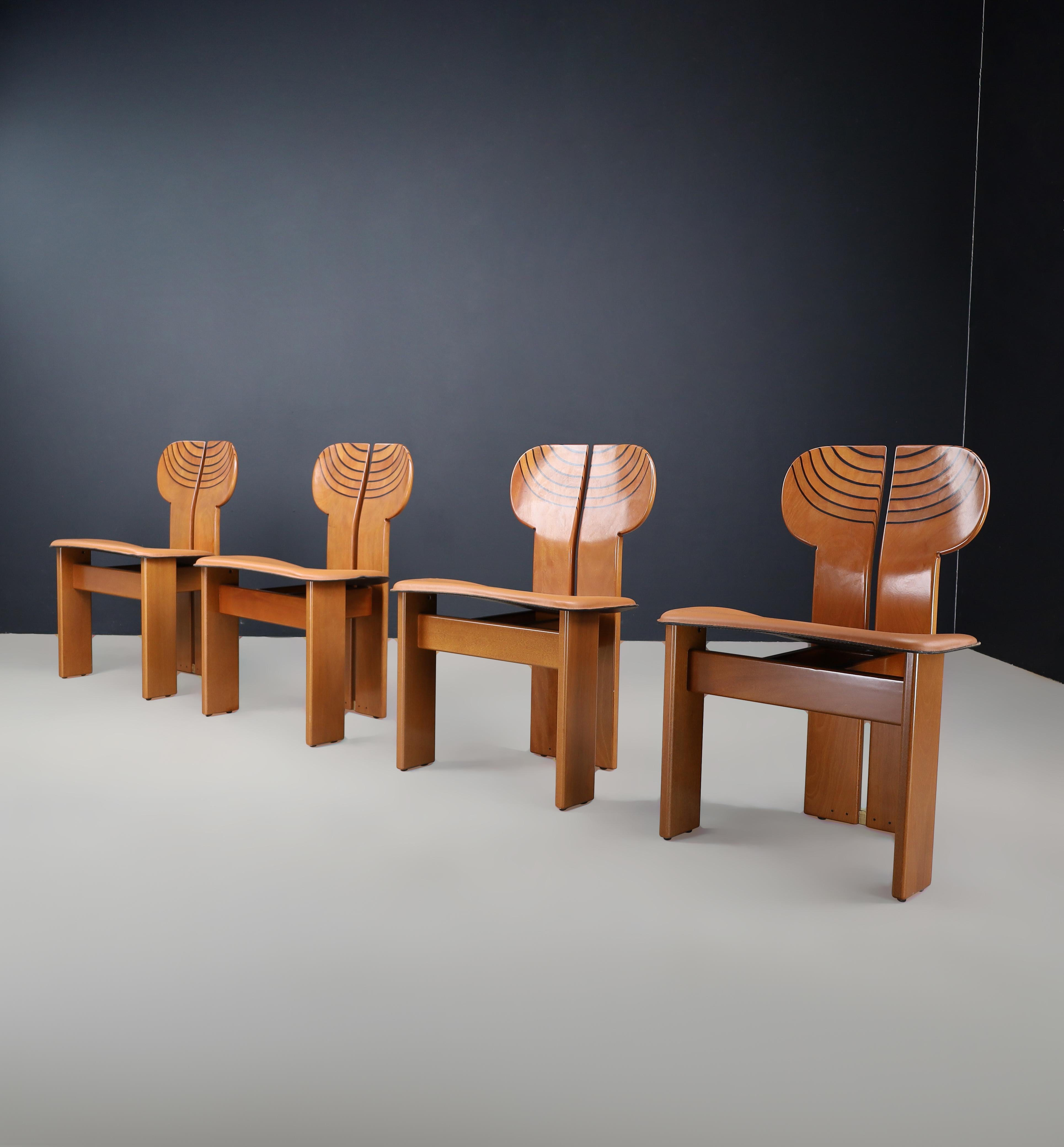 Ensemble de huit chaises de salle à manger Africa de Afra & Tobia Scarpa pour Maxalto, Italie, 1975 en vente 1