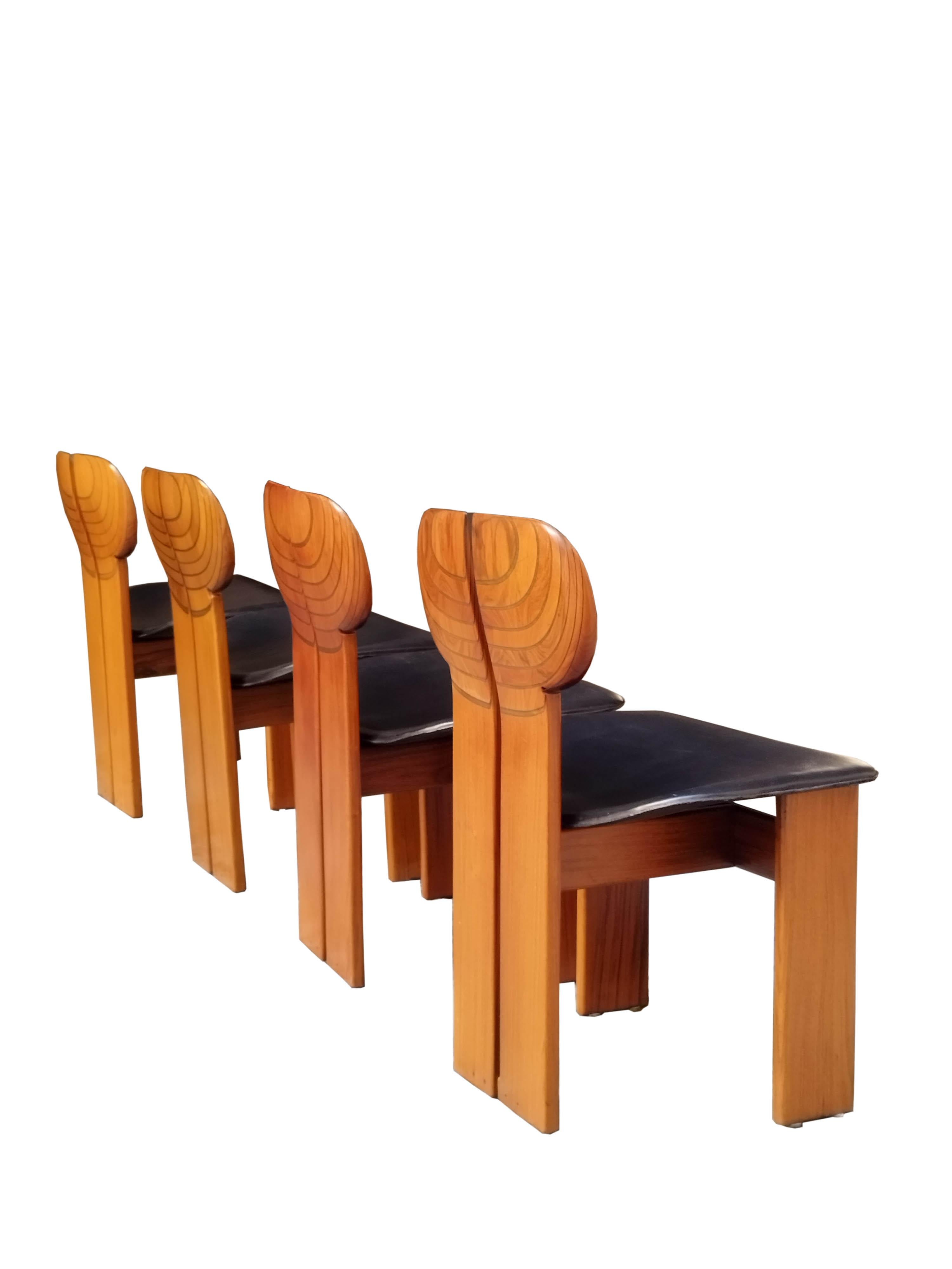 Afra & Tobia Scarpa for Maxalto Set of Four Africa Chairs, Italy 1970s In Good Condition In Naples, IT