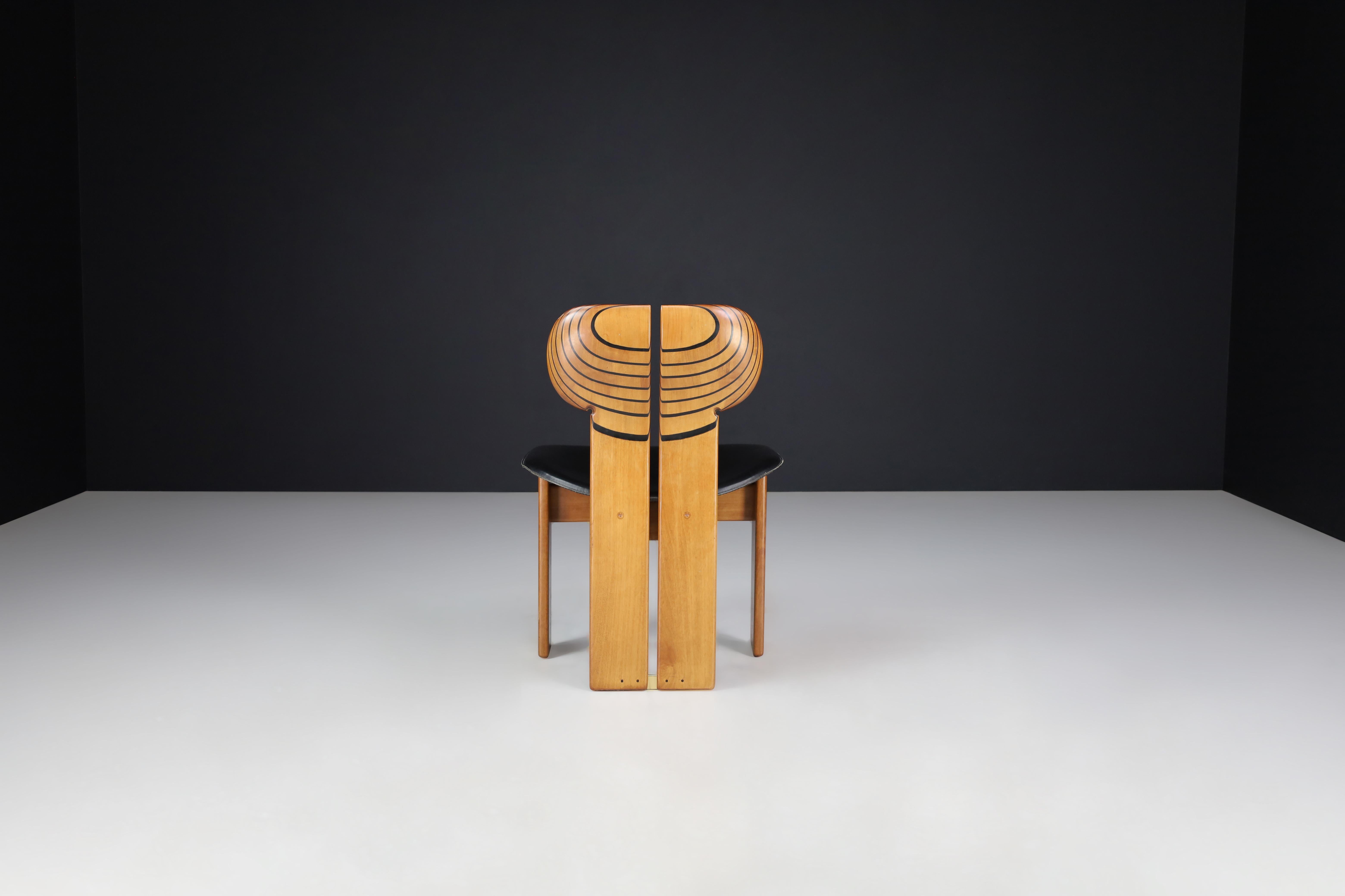 Afra & Tobia Scarpa for Maxalto Set of four 'Africa' Dining Chairs Italy, 1975 3